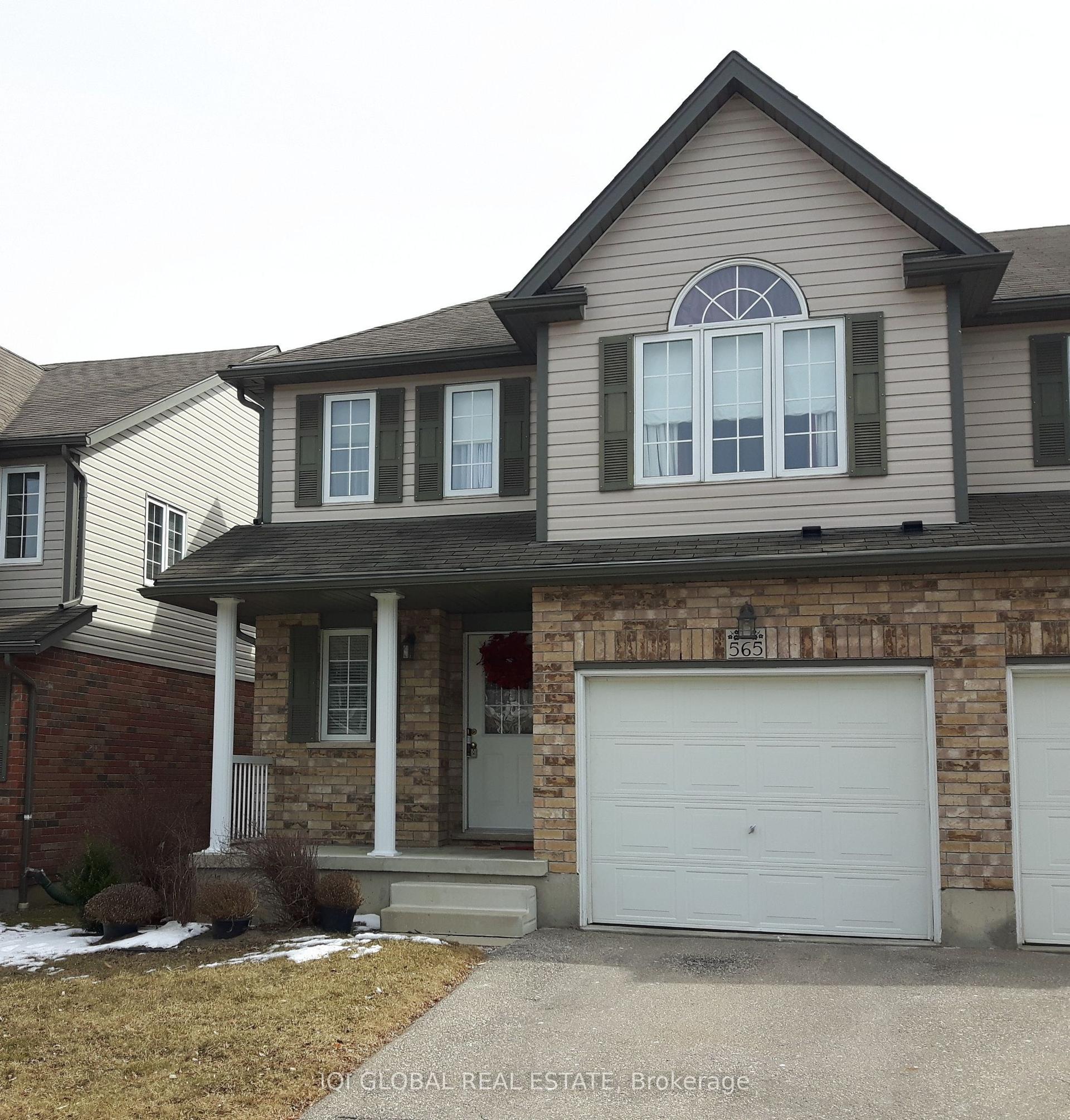 565 Wild Iris Avenue, Waterloo — Townhouse for lease, photo 1