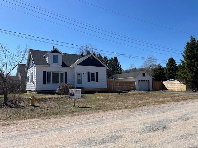 27 Lincoln Avenue — photo 1