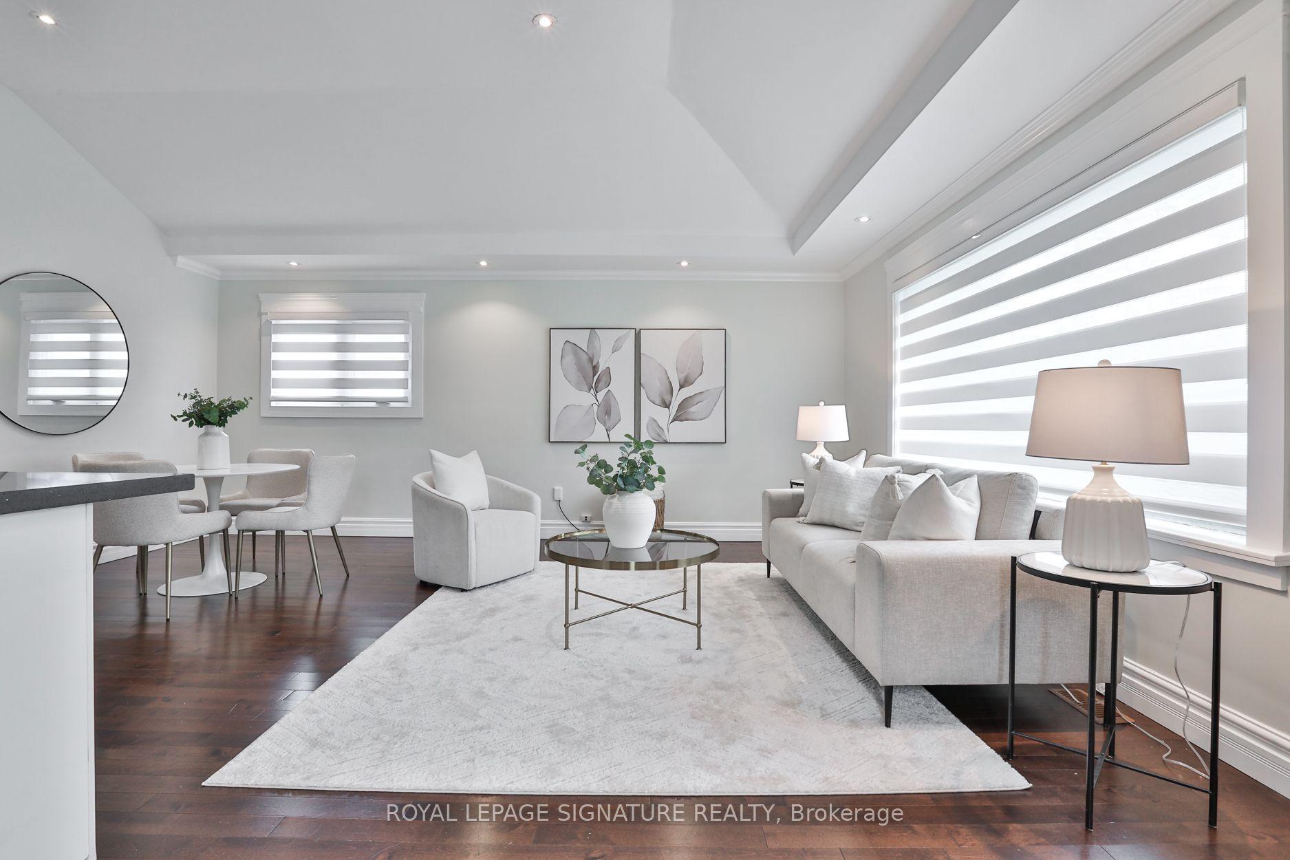 17 Flora Drive, Toronto — Detached for sale, photo 1