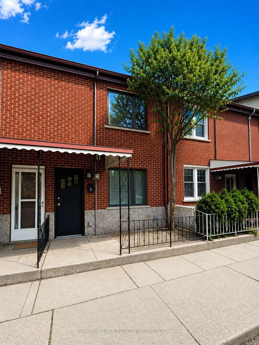 5 Henderson Avenue, Toronto — Townhouse for lease, photo 1