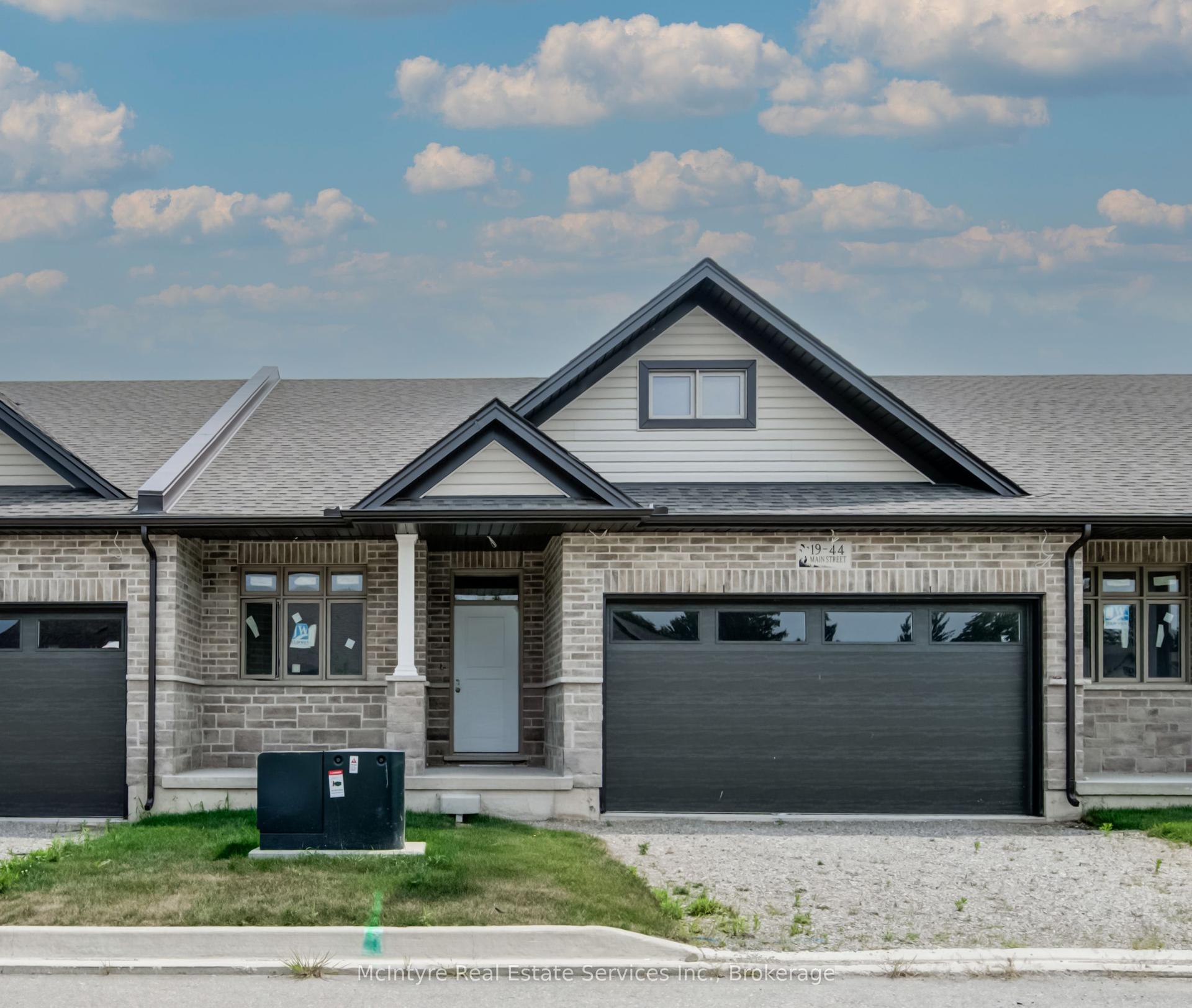 44 Main Street E — photo 1