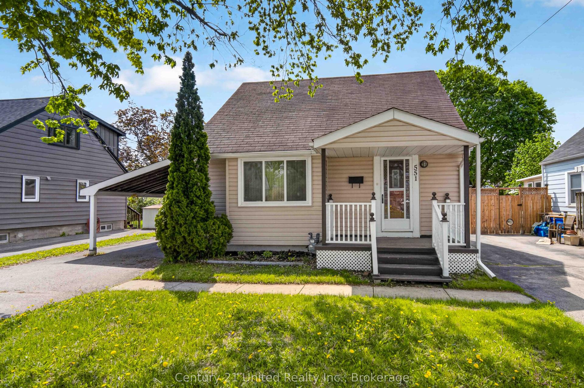 551 Rose Avenue — photo 1
