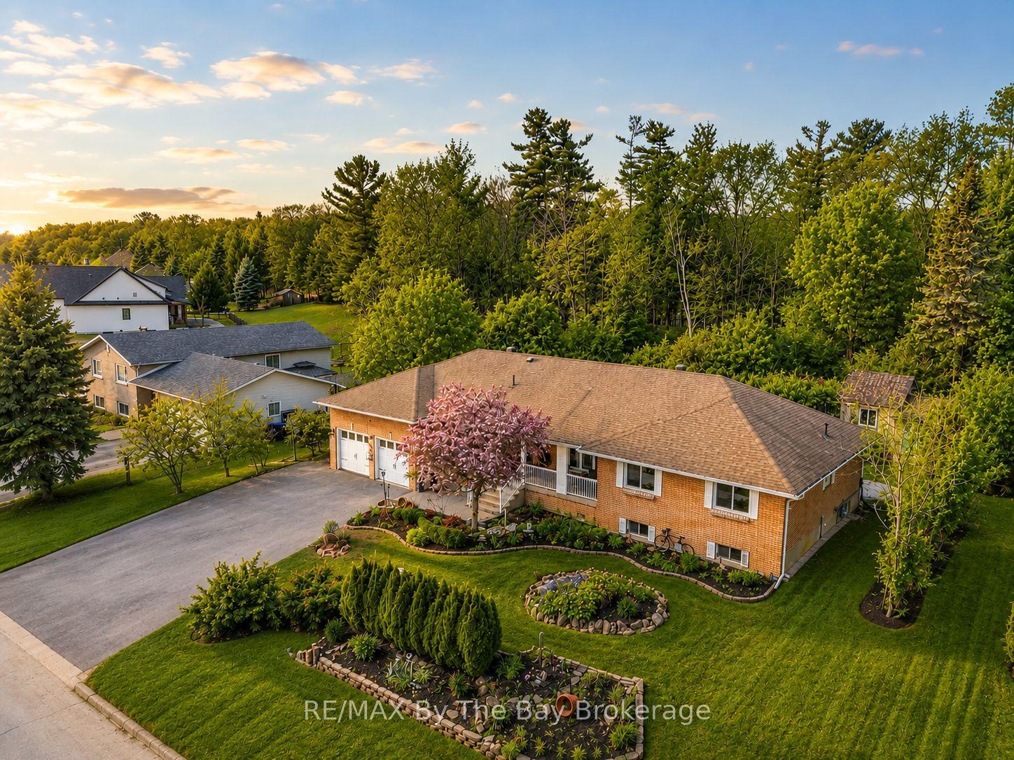 15 Deanna Drive, Wasaga Beach — Detached for sale, photo 1