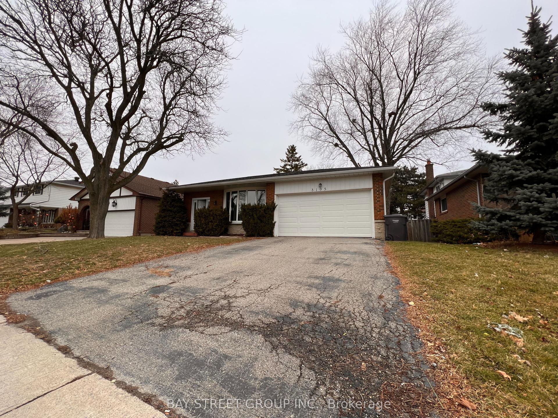 3195 Valmarie Avenue — photo 1