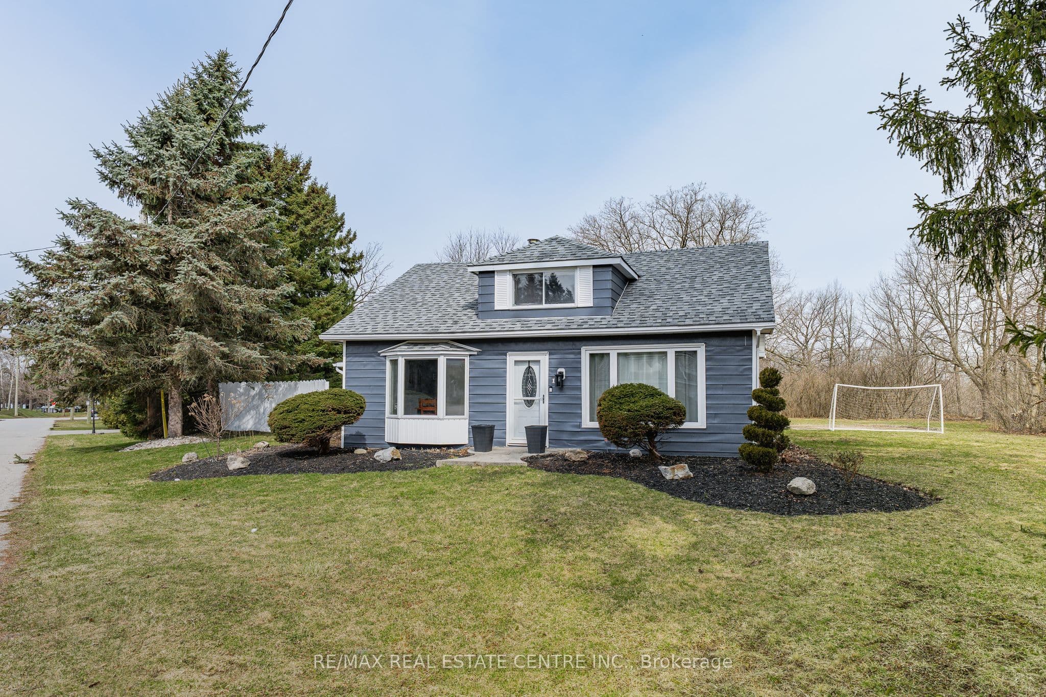 1 Hughson Street — photo 1