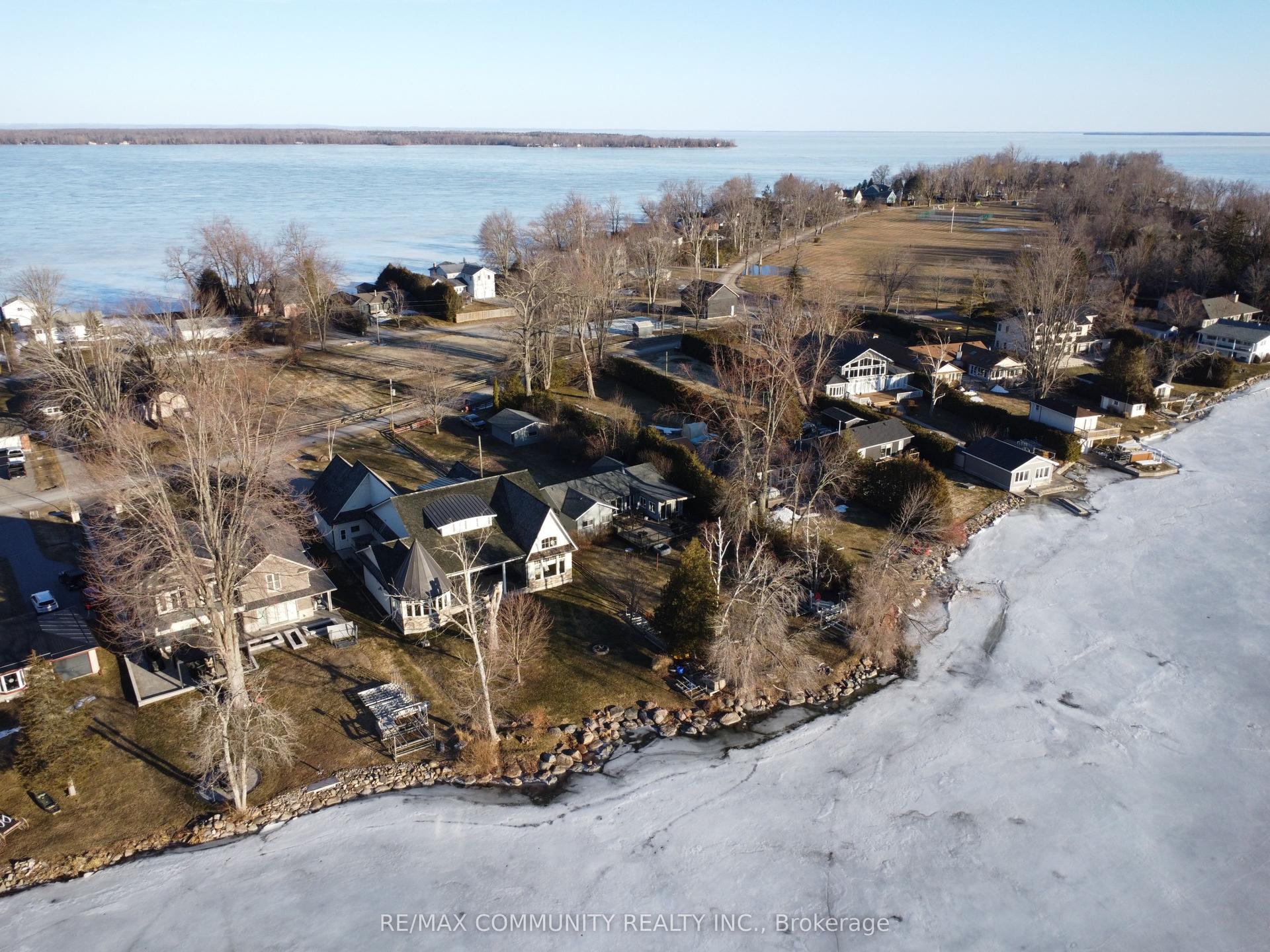 579 Duclos Point Road — photo 1