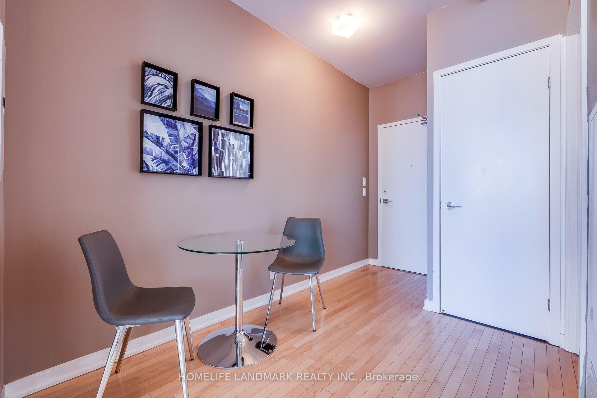 14 York Street 1807 #1807 — photo 1