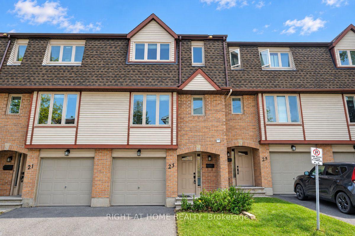 23 Lightfoot Place 33 #33, Kanata — Condo Town for sale, photo 1