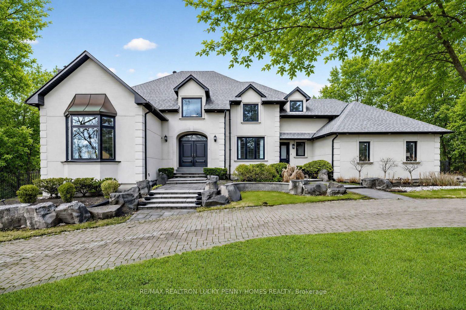 18 Walnut Glen Place, Markham — Detached for sale, photo 1