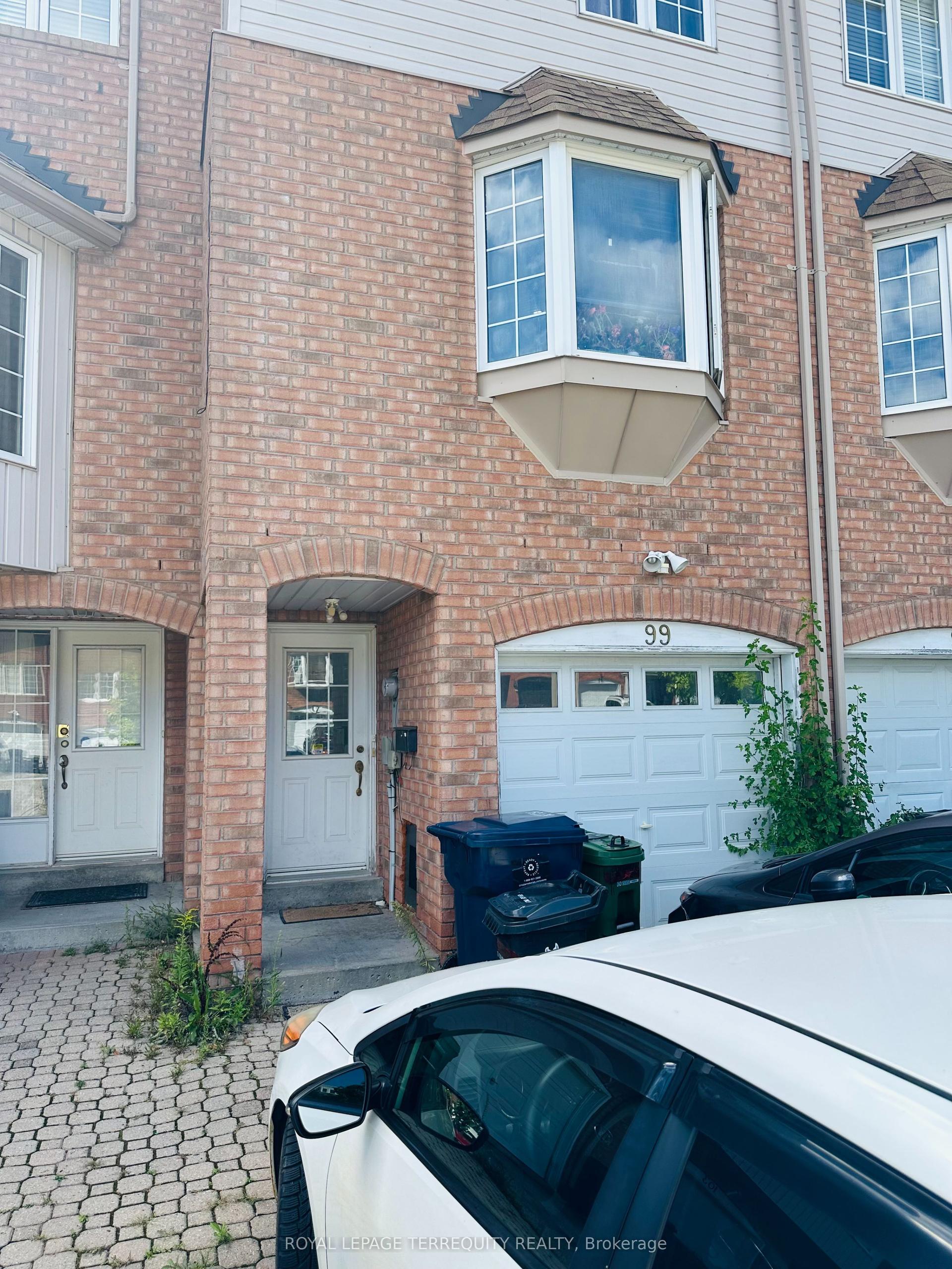 99 Sufi Crescent, Toronto — Townhouse for sale, photo 1