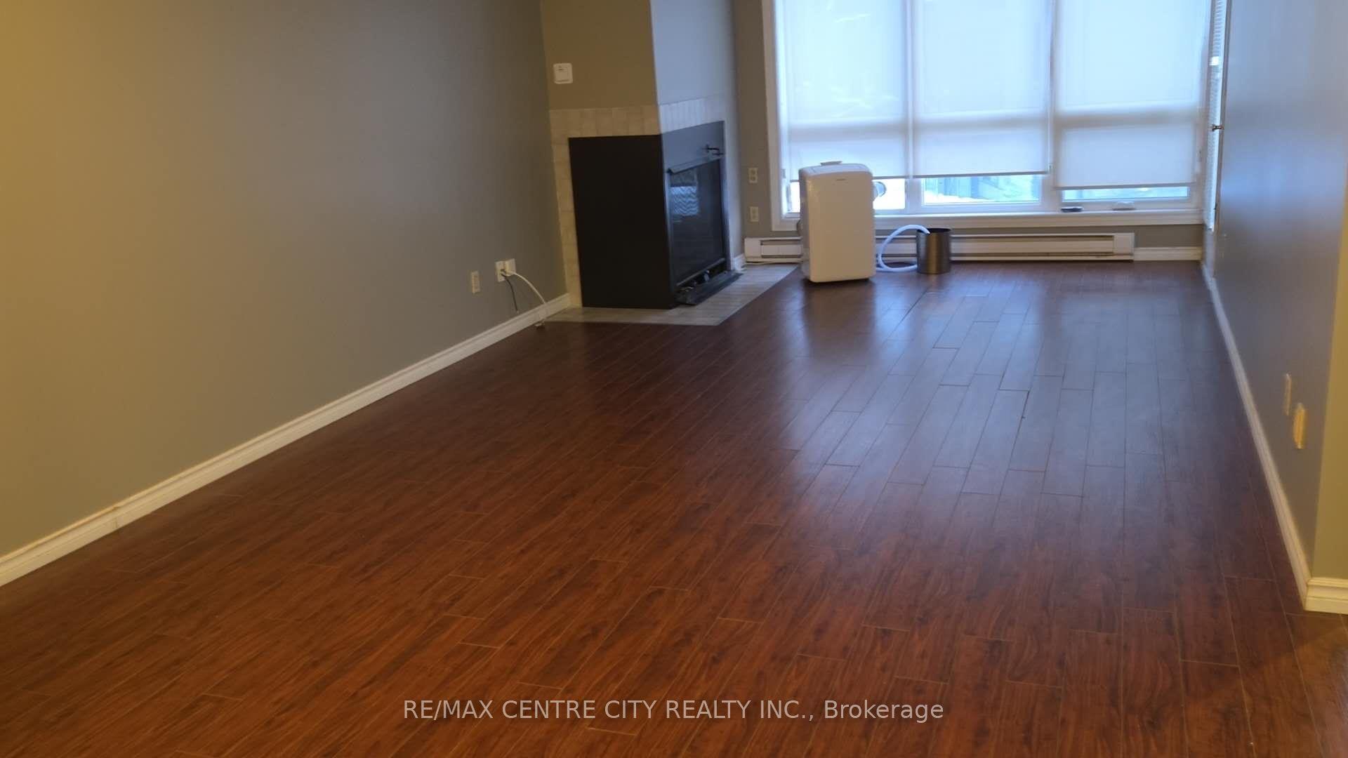9 Jacksway Crescent 212 #212 — photo 1