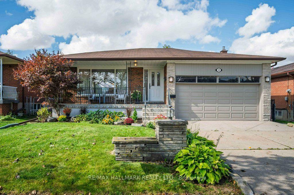 12 Tammy Lane, Toronto — Detached for sale, photo 1