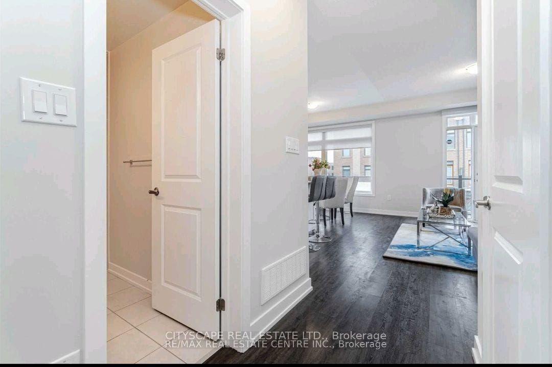 17 Beliveau Street, Vaughan — Condo Town for lease, photo 1