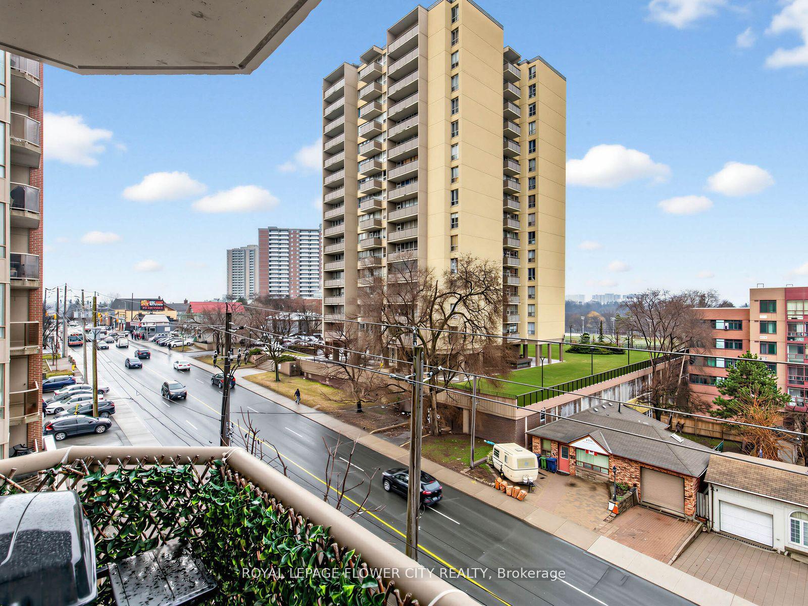 2088 Lawrence Avenue W 404 #404 — photo 1