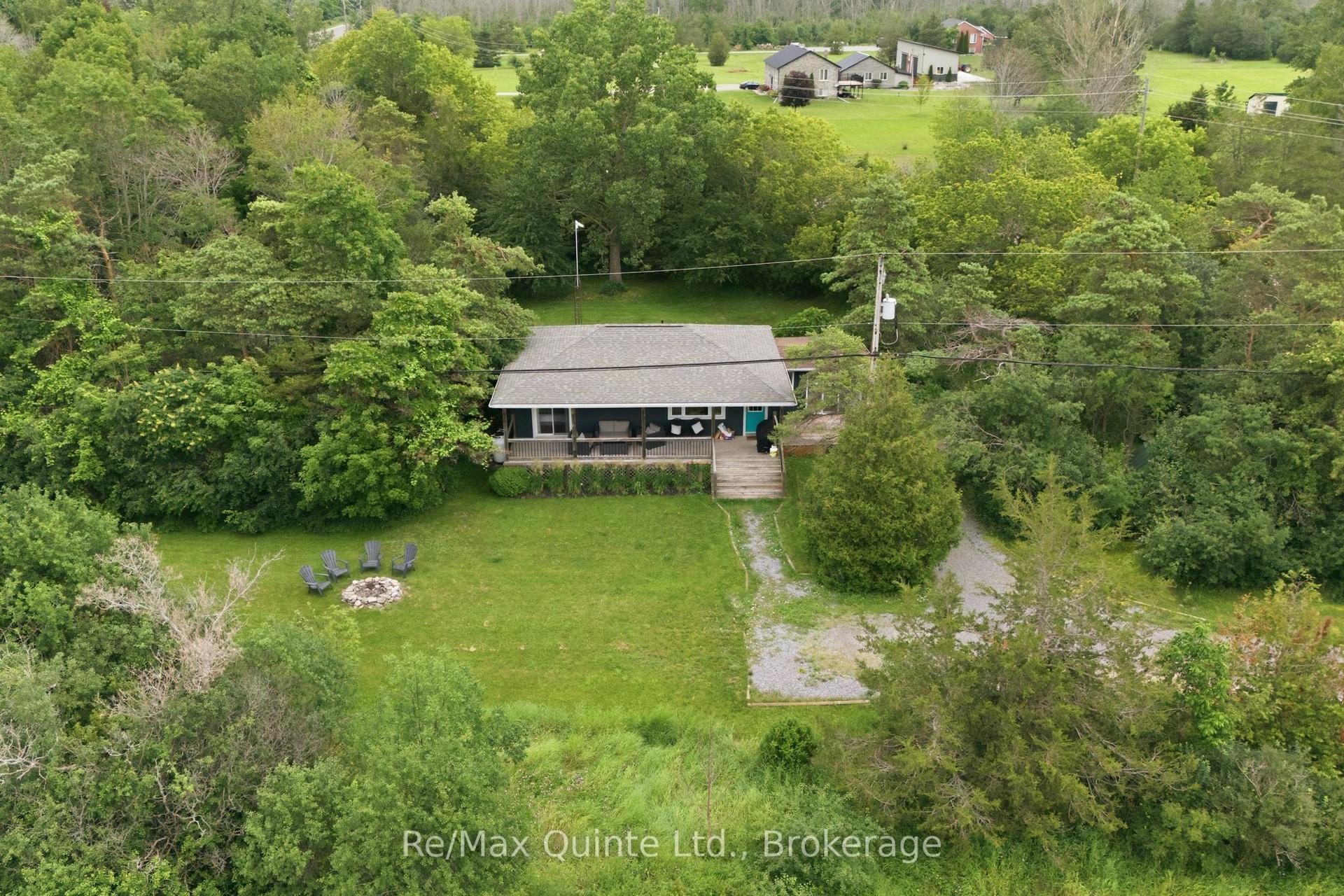 6 Grays Lane, Prince Edward County — Detached for sale, photo 1