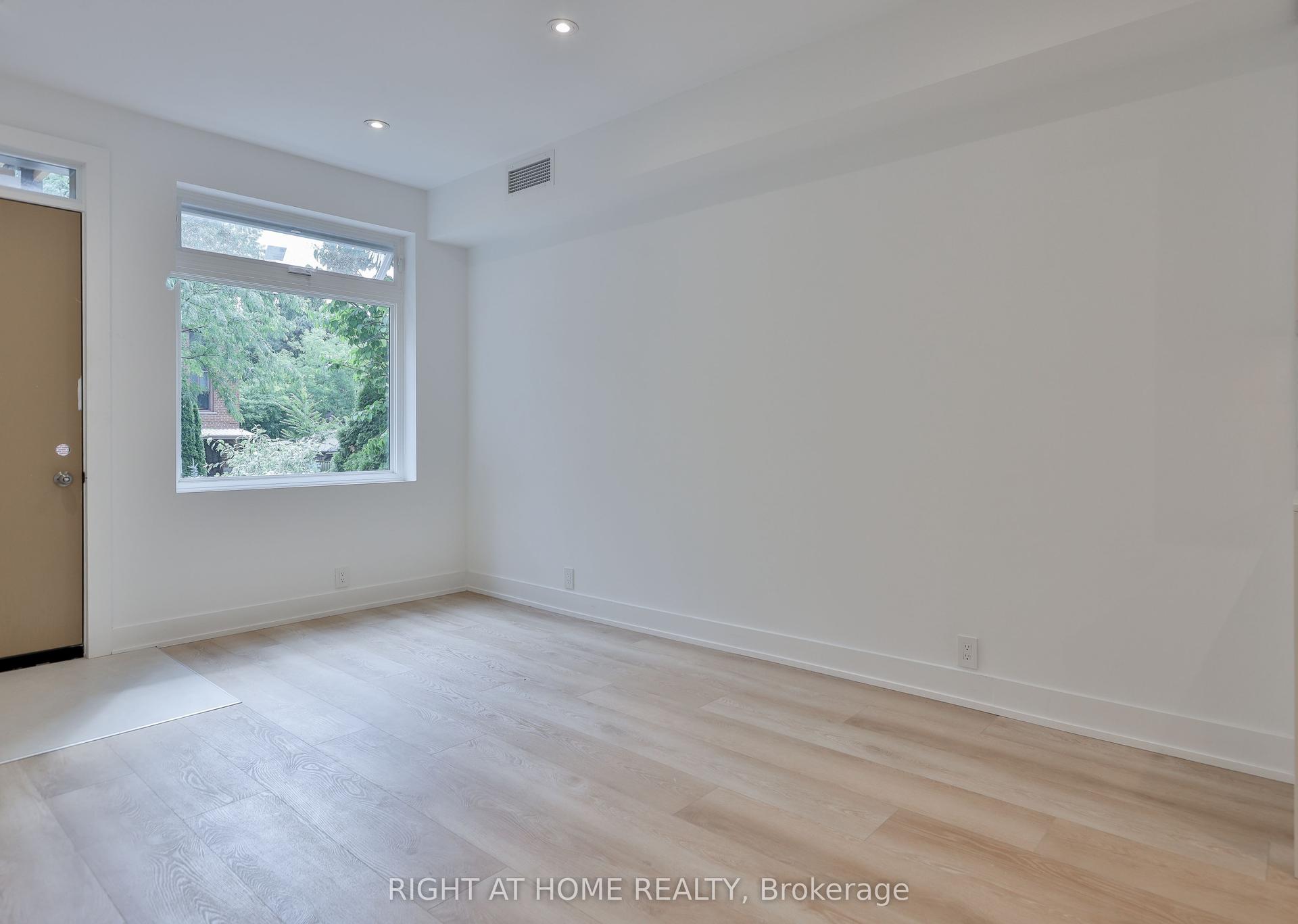 266 Indian Grove 1-Main Floor #1-Main Floor, Toronto — Detached for lease, photo 1