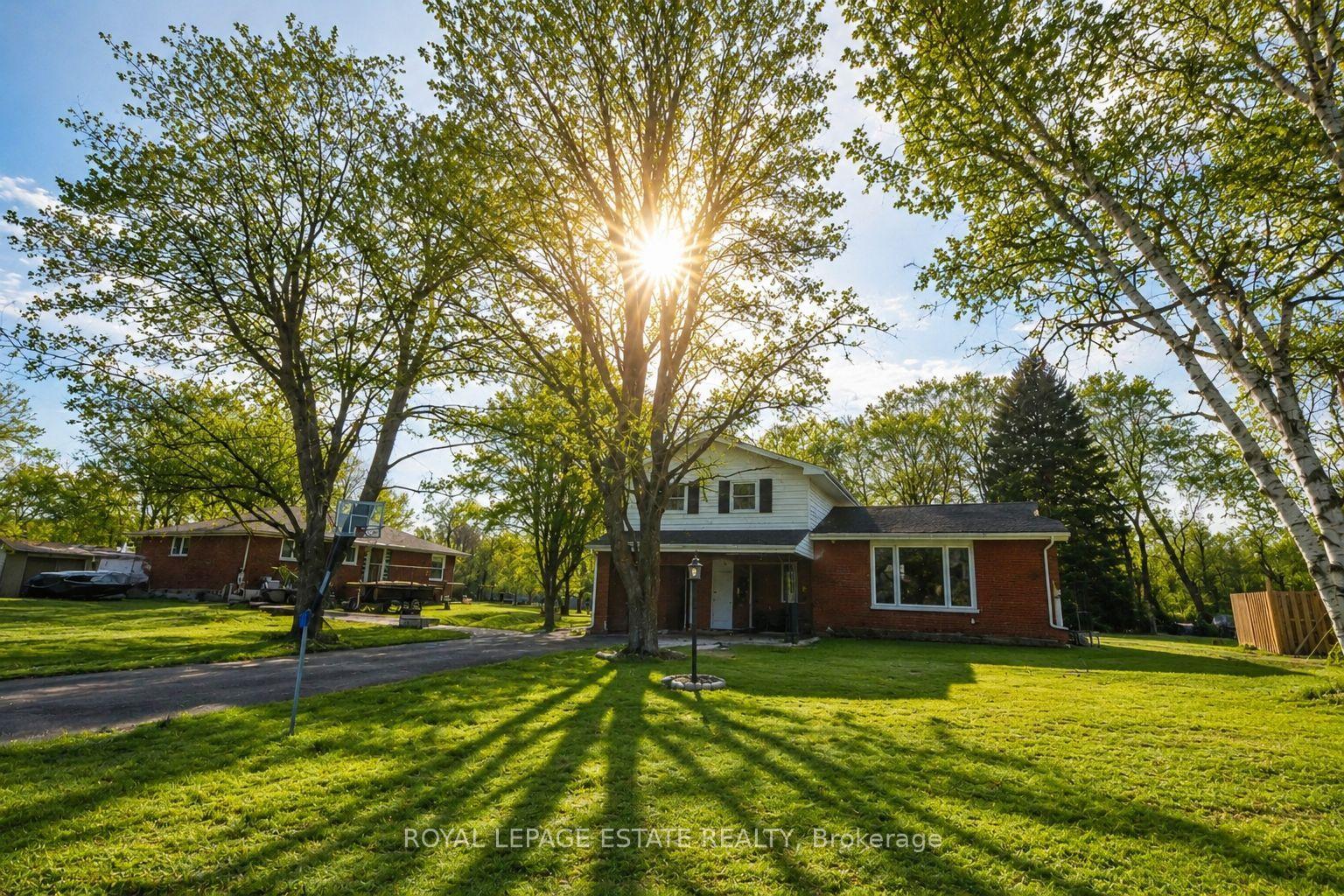 102 GREENFIELD Park, Belleville — Detached for sale, photo 1