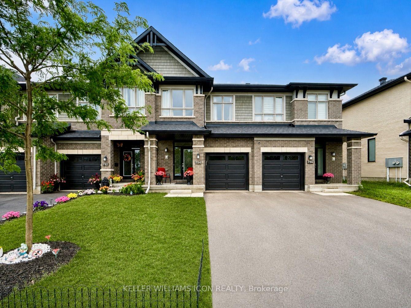 754 Borbridge Avenue, Blossom Park - Airport and Area — Townhouse for lease, photo 1