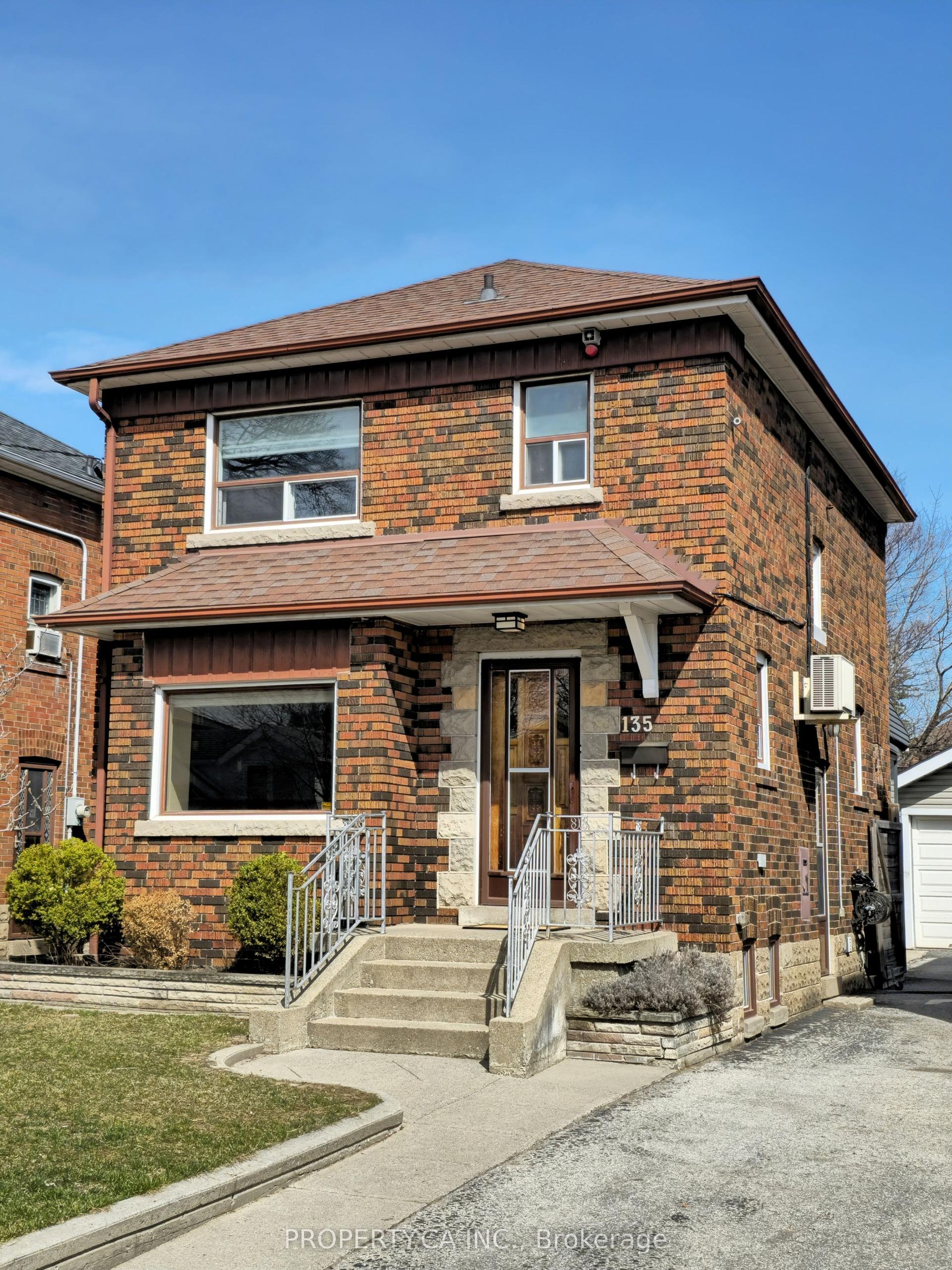 135 Cadorna Avenue, Toronto — Detached for lease, photo 1