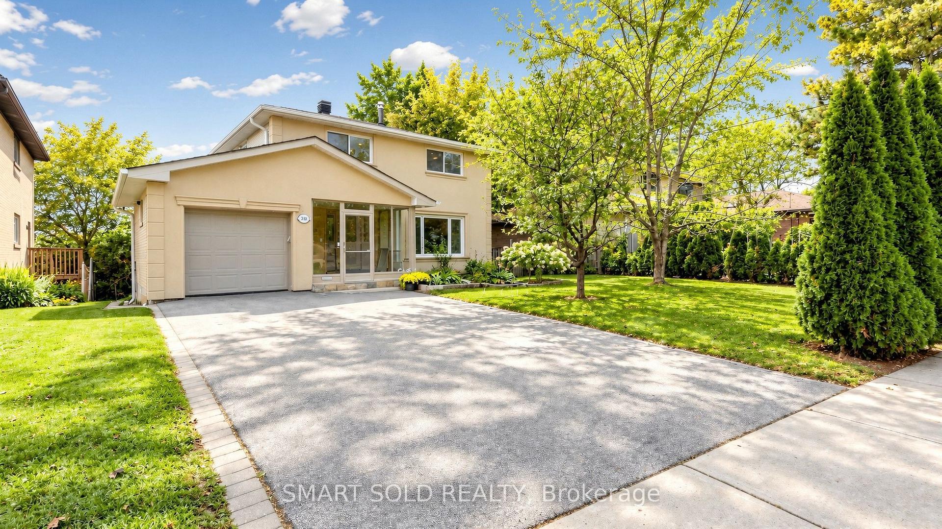 210 Shaughnessy Boulevard, Toronto — Detached for sale, photo 1