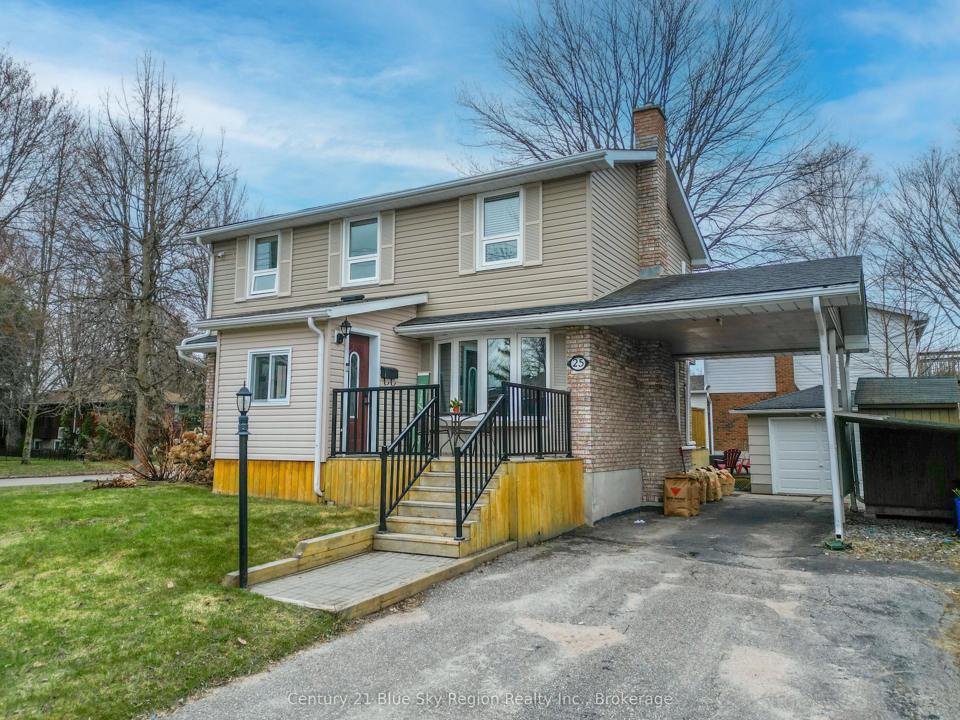 25 Rowe Avenue — photo 1