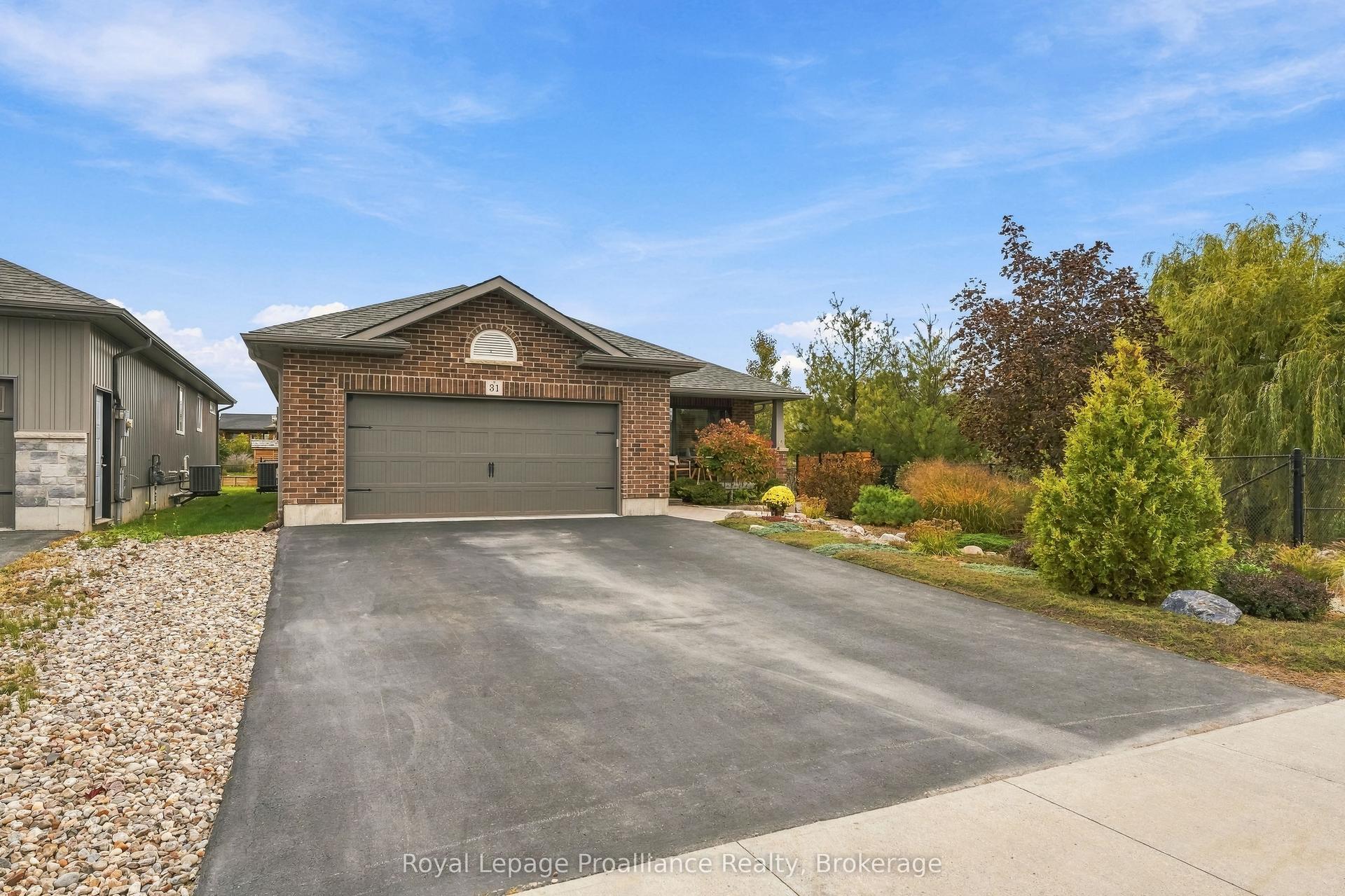 31 Ambrosia Terrace, Quinte West — Detached for sale, photo 1