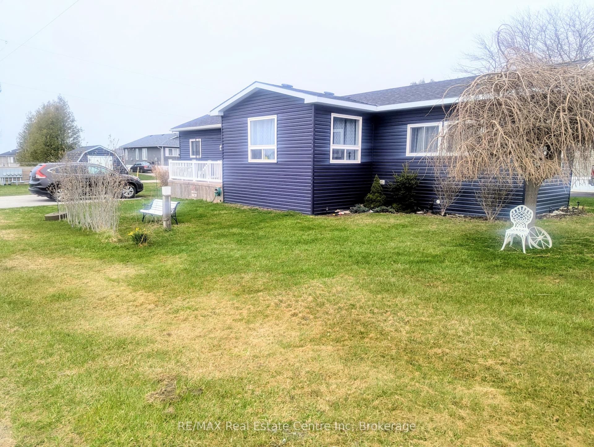 27 Cranberry Drive N — photo 1