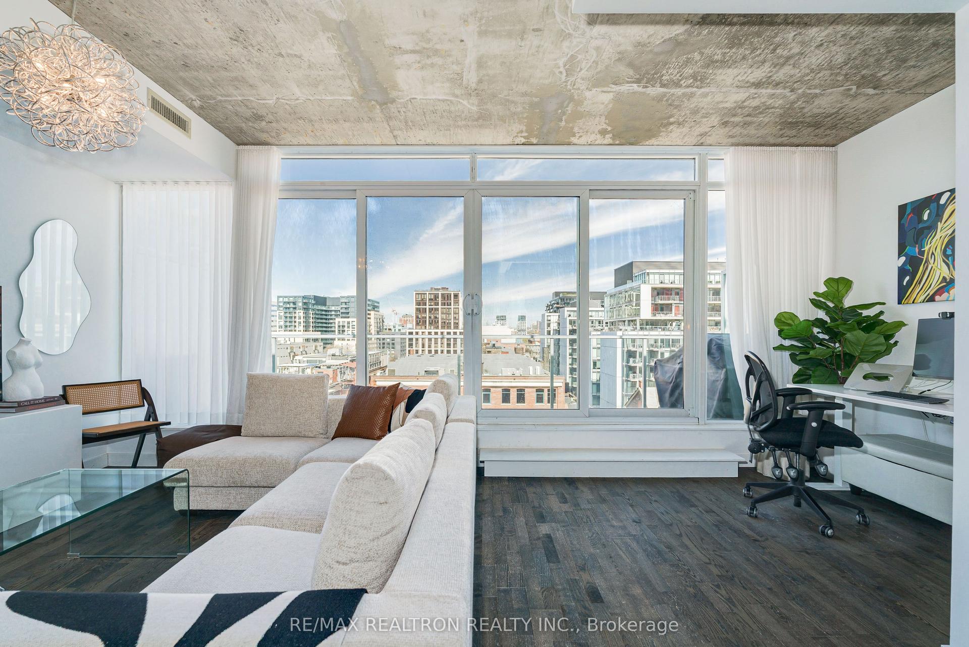 75 Portland Street 1003 #1003 — photo 1