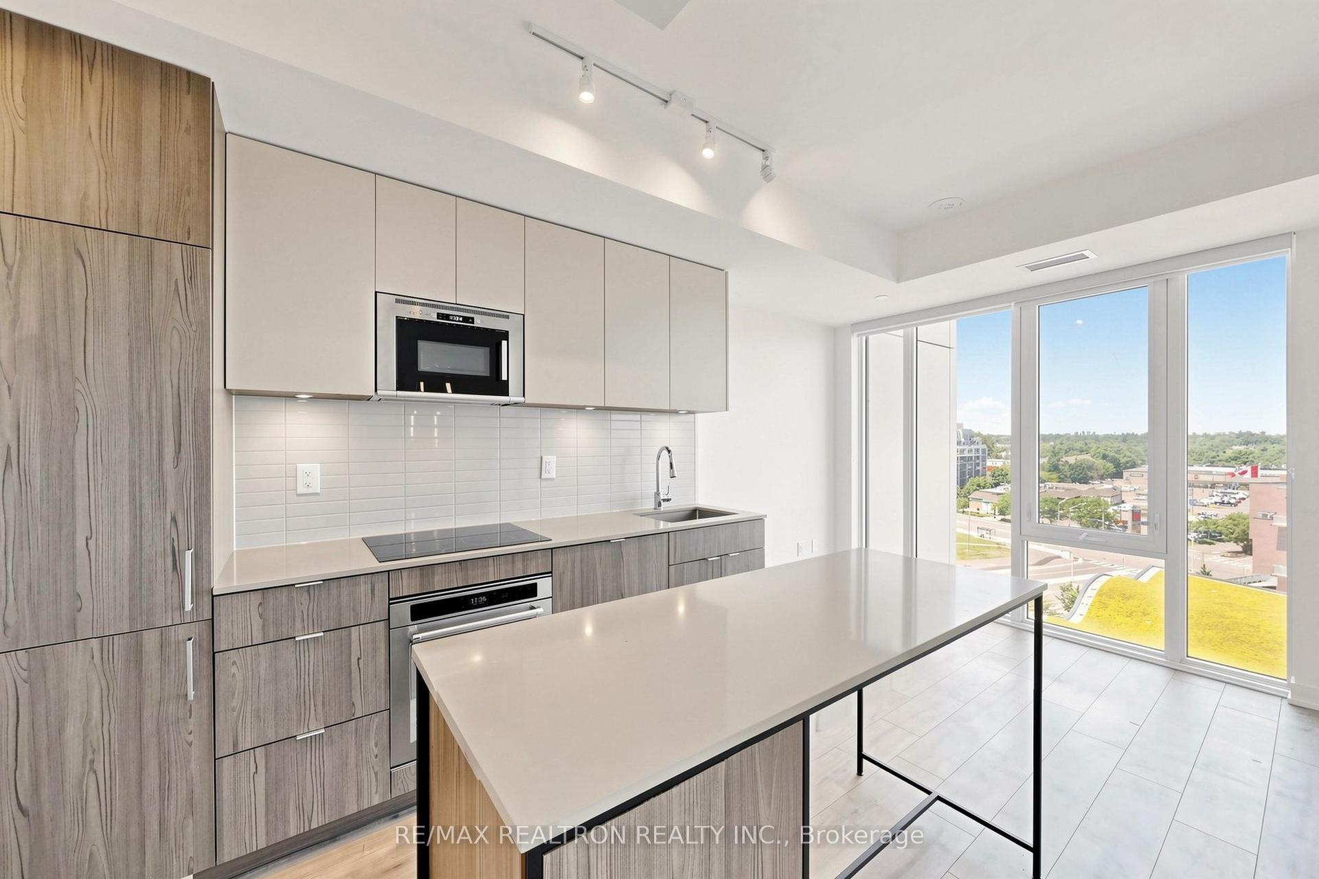 220 Missinnihe Way 817 #817, Mississauga — Condo for lease, photo 1