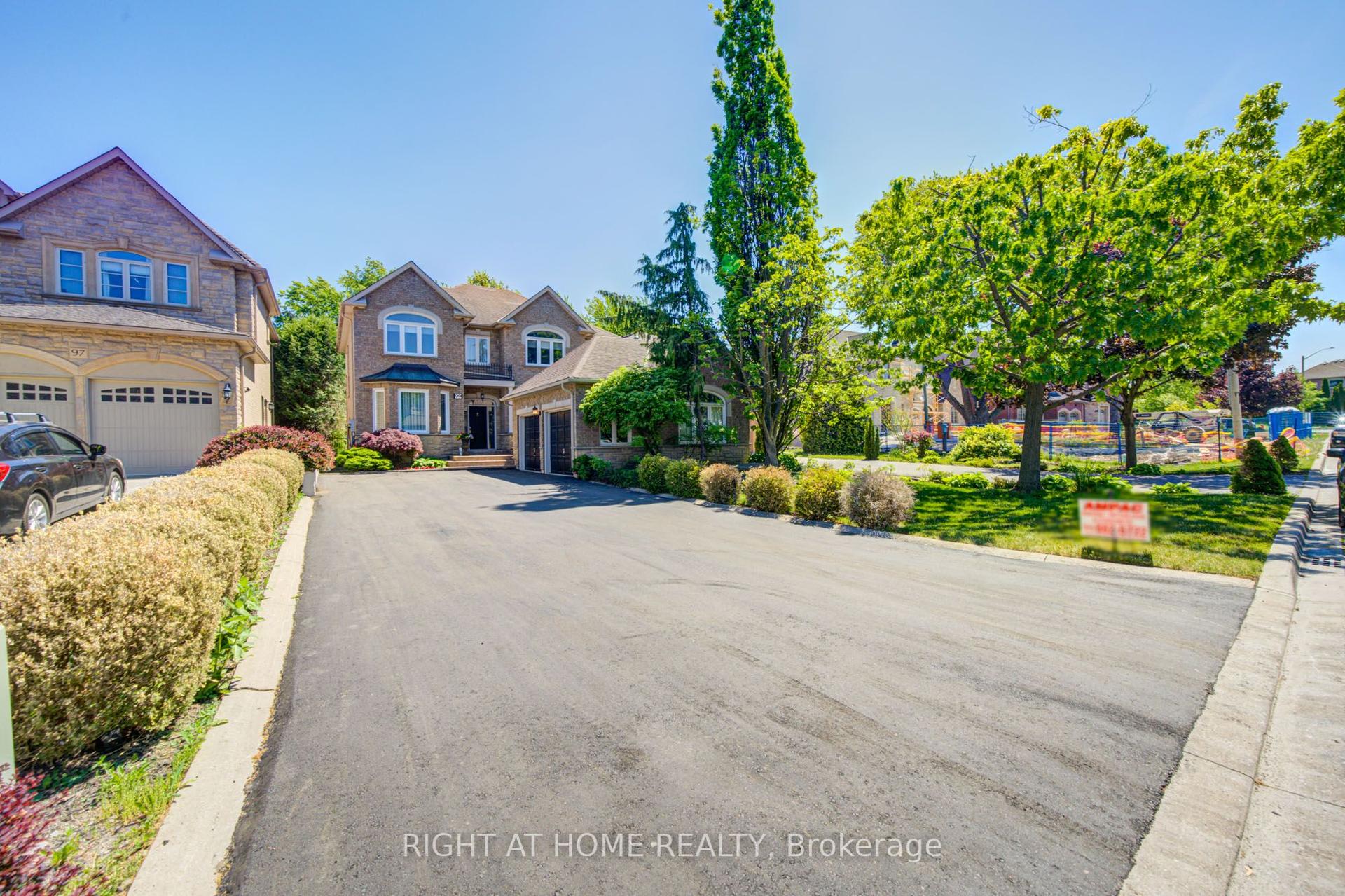 99 Naughton Drive, Richmond Hill — Detached for sale, photo 1