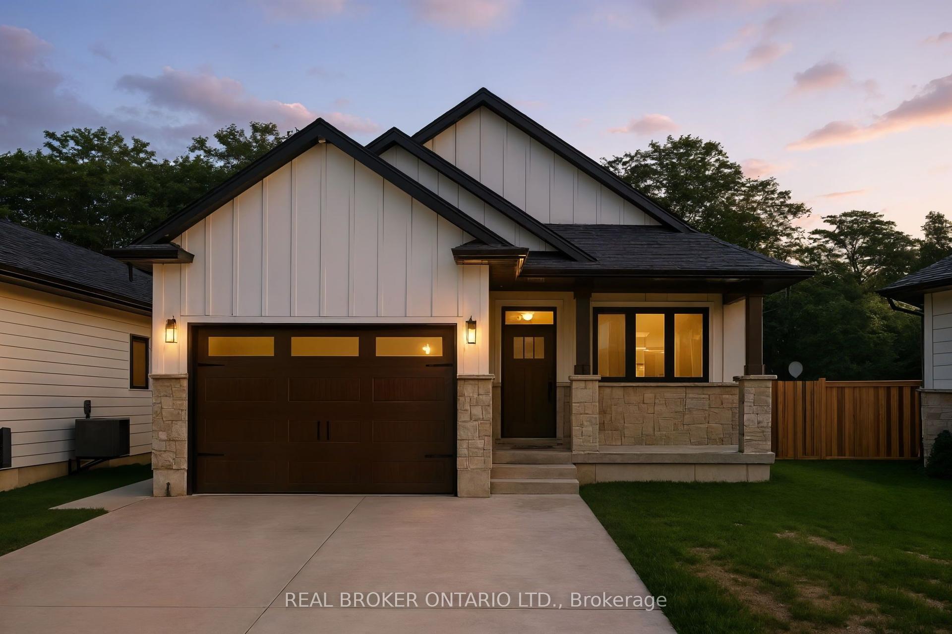 9 Macneil Court — photo 1