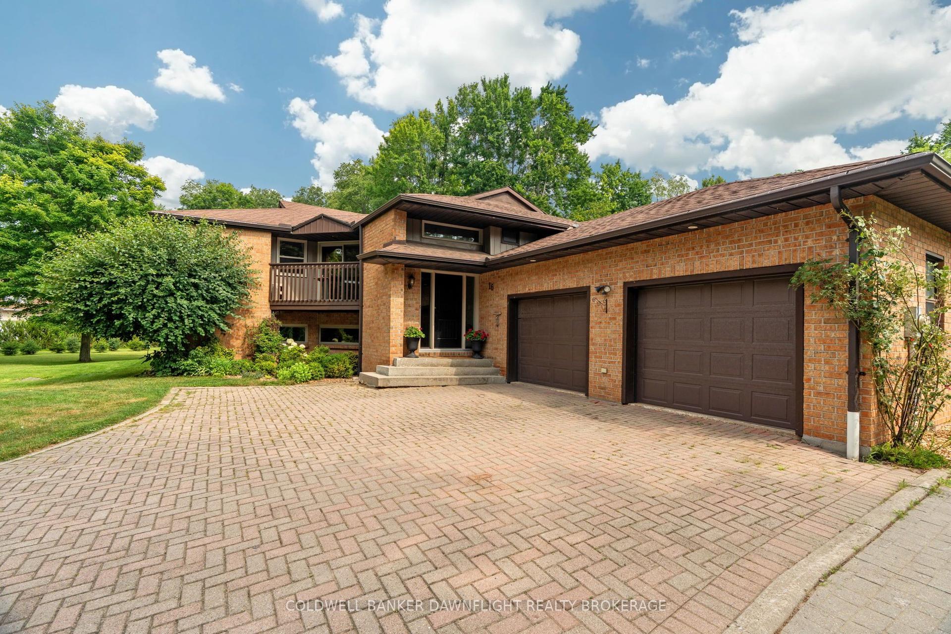 16 Lansdowne Park Crescent, Middlesex Centre — Detached for sale, photo 1