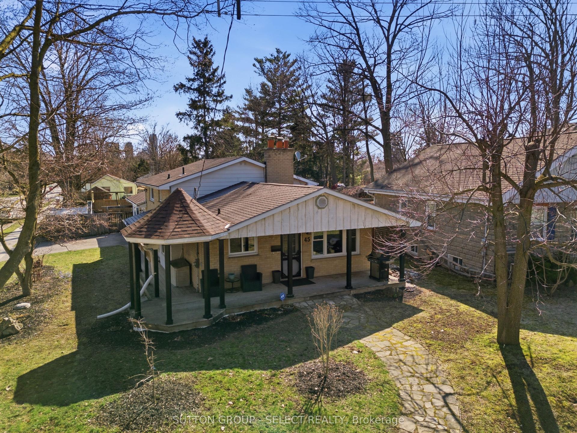 45 Upper Avenue — photo 1