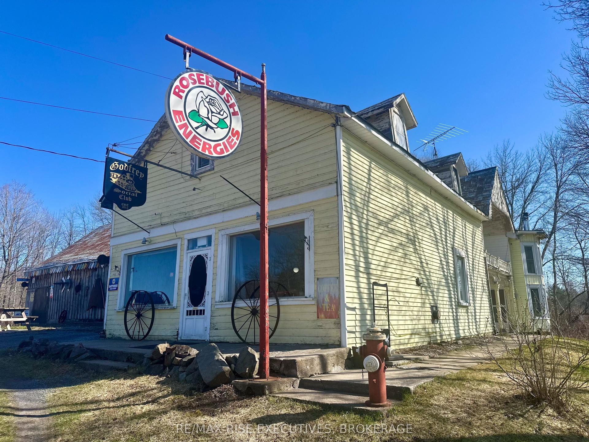 16 Westport Road — photo 1