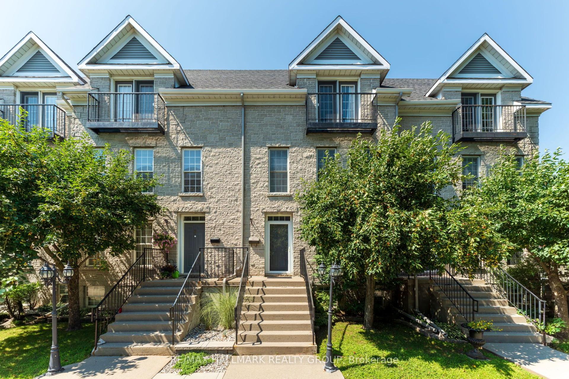 4 Sherman Lane, Brockville — Townhouse for sale, photo 1
