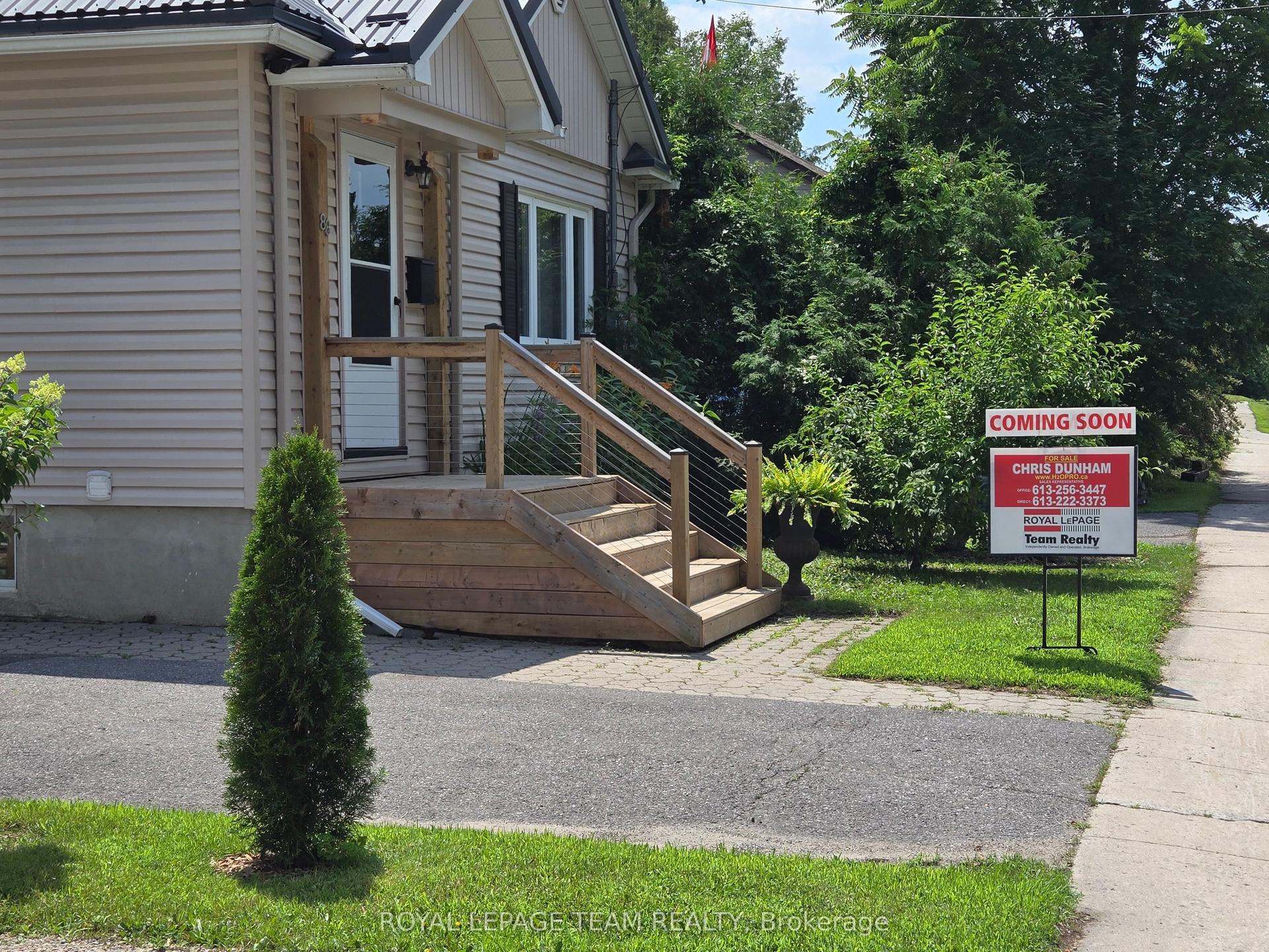 88 North Street N, Perth — Detached for sale, photo 1