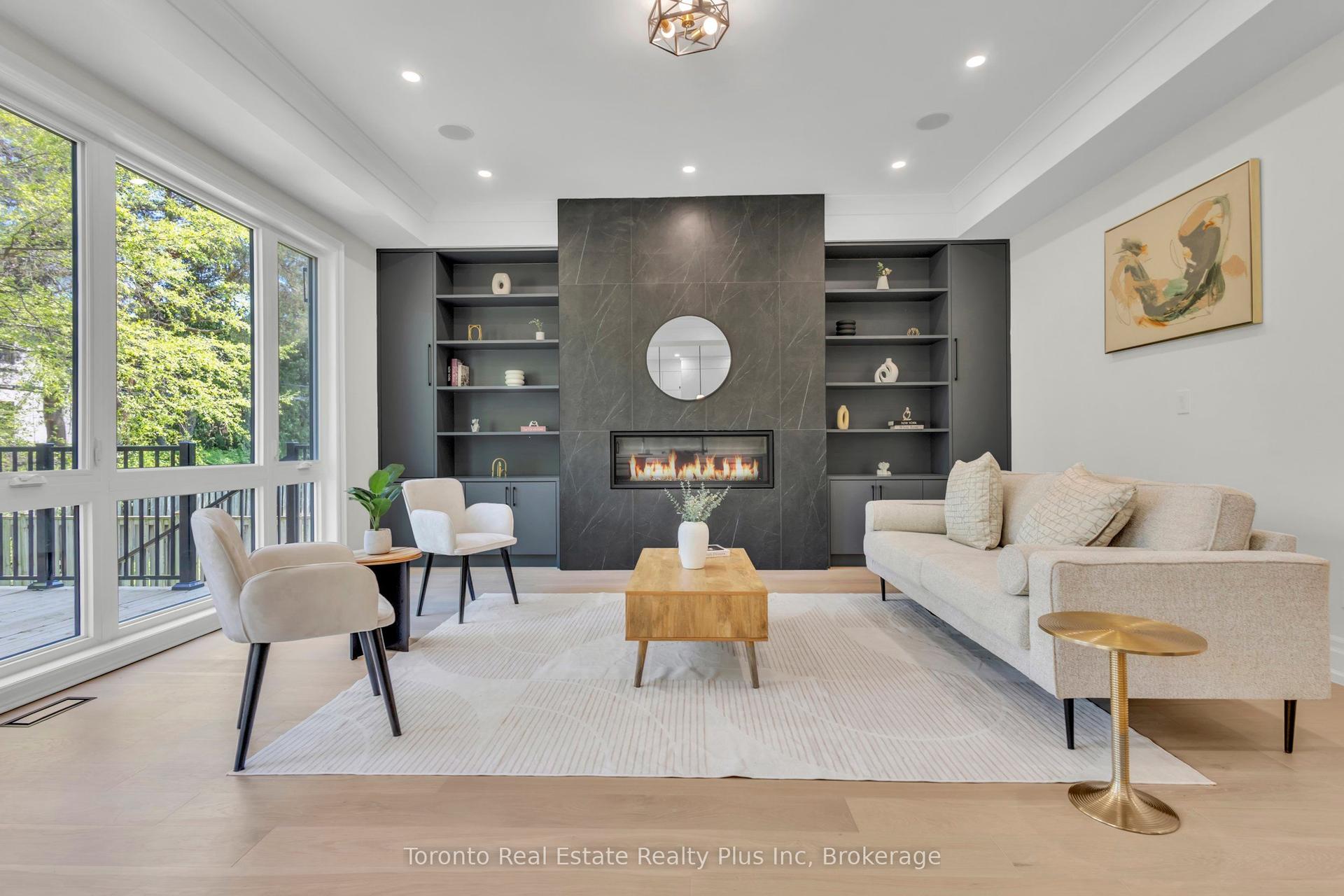 25 Cronin Drive, Toronto — Detached for sale, photo 1
