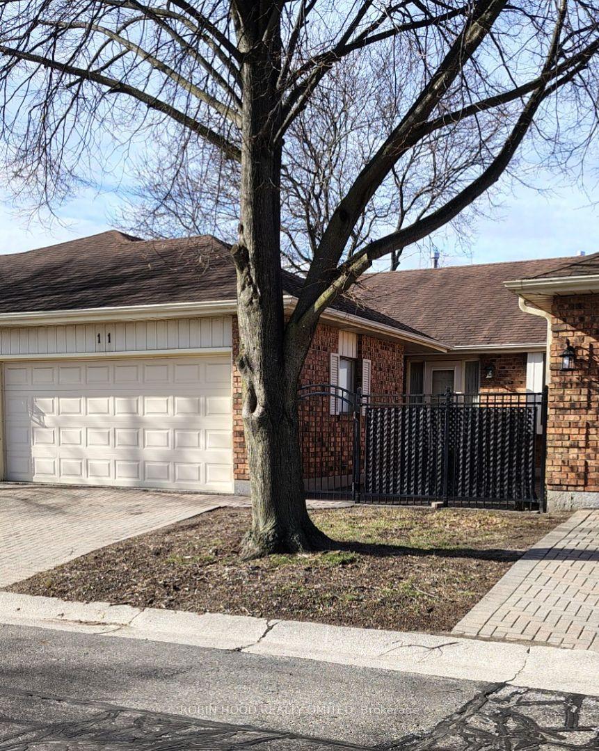 21 Earl Drive Unit 11 #Unit 11 — photo 1
