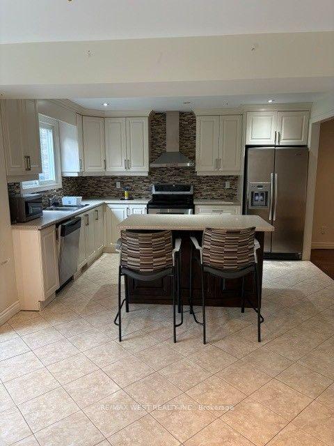 10 Testa Street, East Gwillimbury — Detached for lease, photo 1
