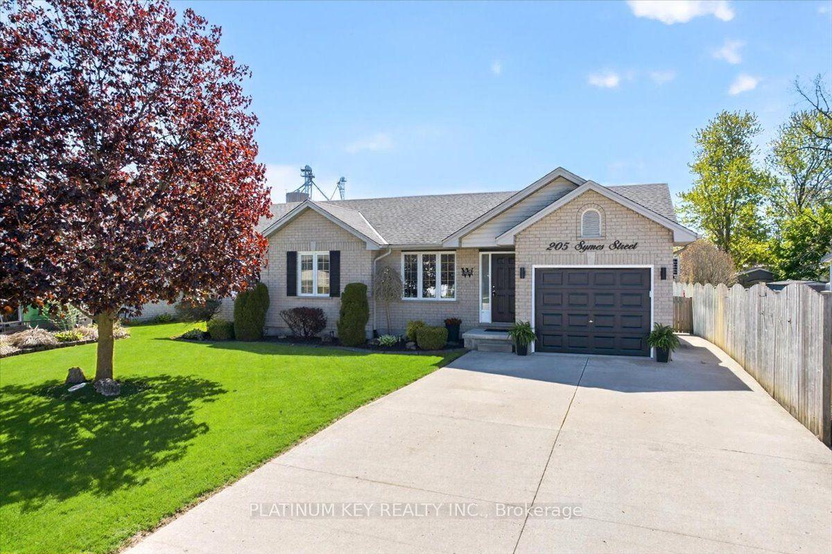 205 Symes Street — photo 1