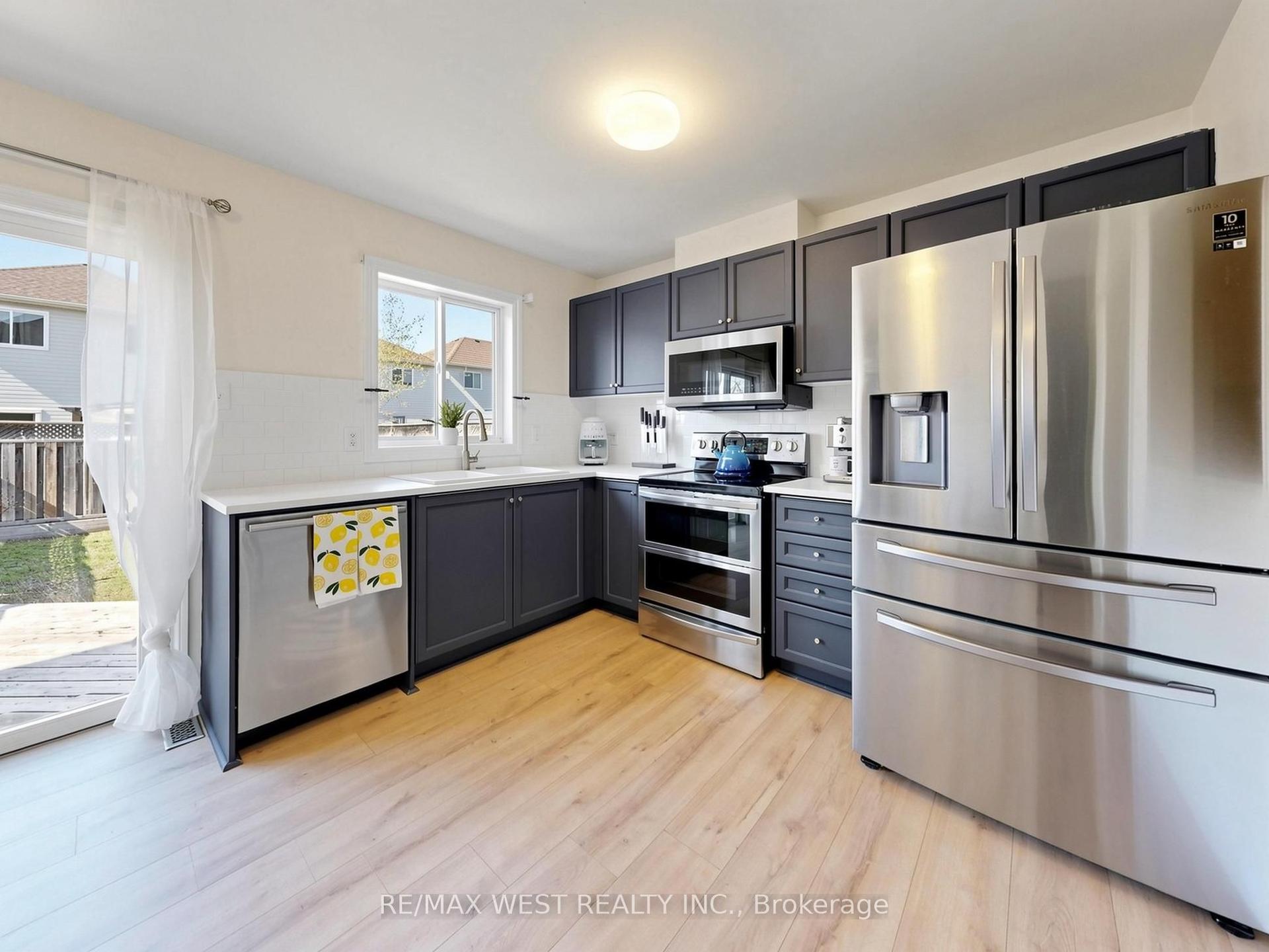 195 Banting Crescent — photo 1