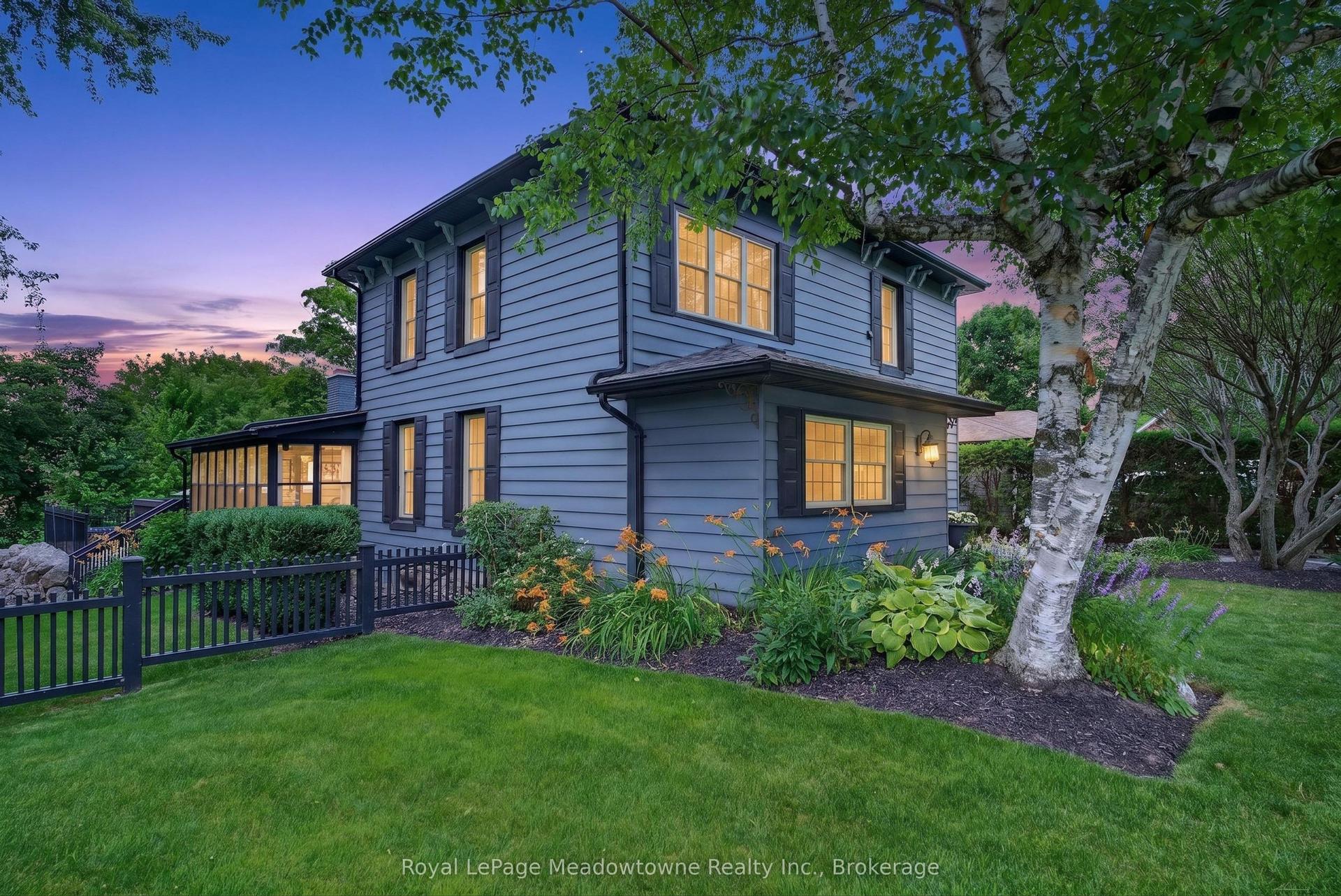 53 CAMPBELL Avenue E, Milton — Detached for sale, photo 1