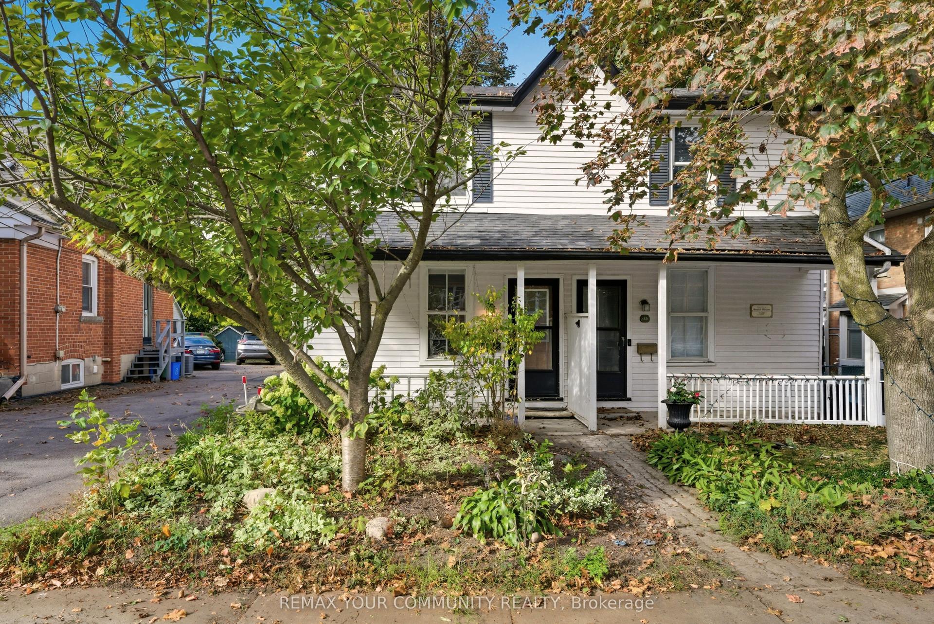 30 Elizabeth Street S — photo 1