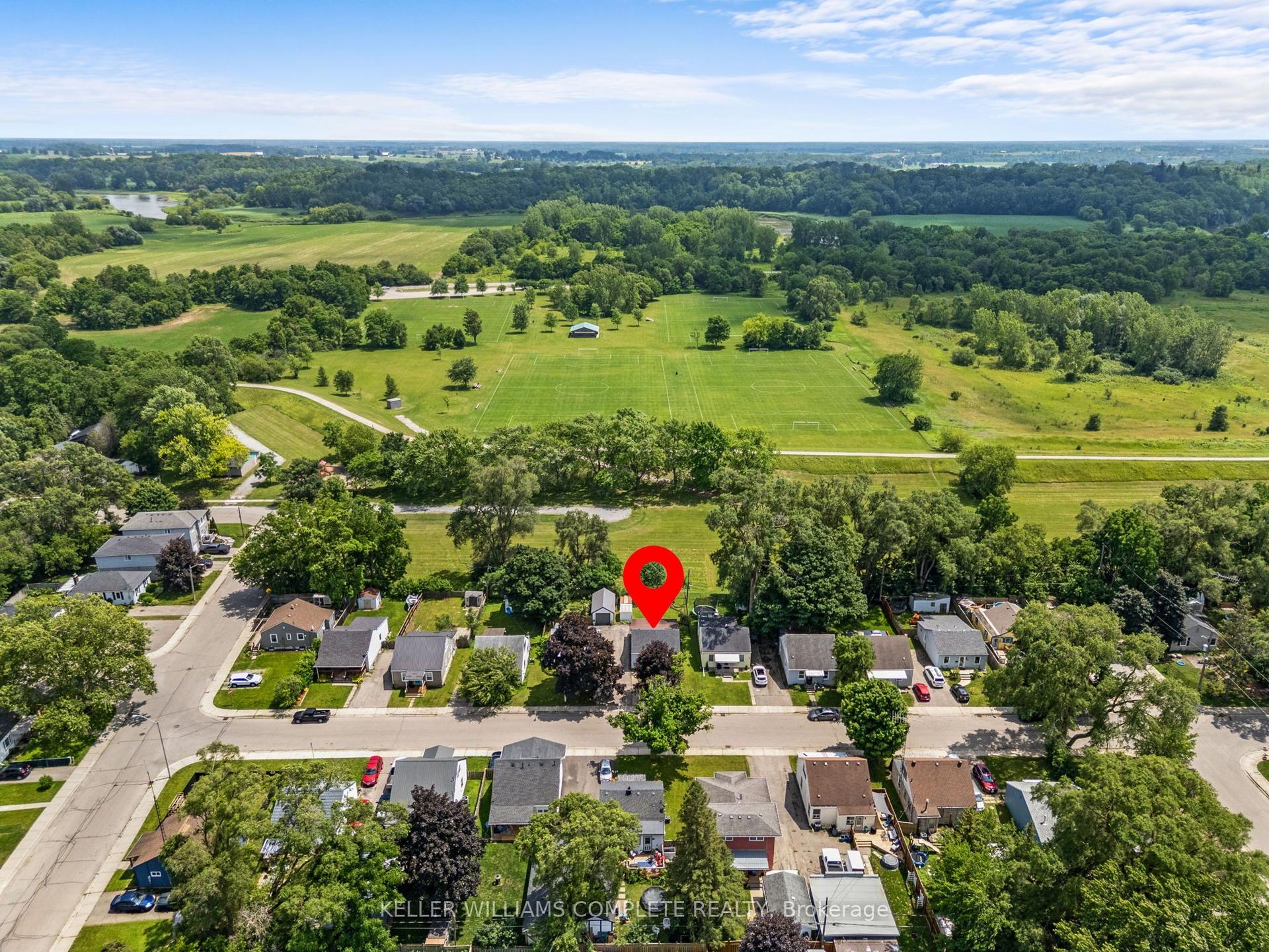 56 Sixth Avenue, Brantford — Detached for sale, photo 1