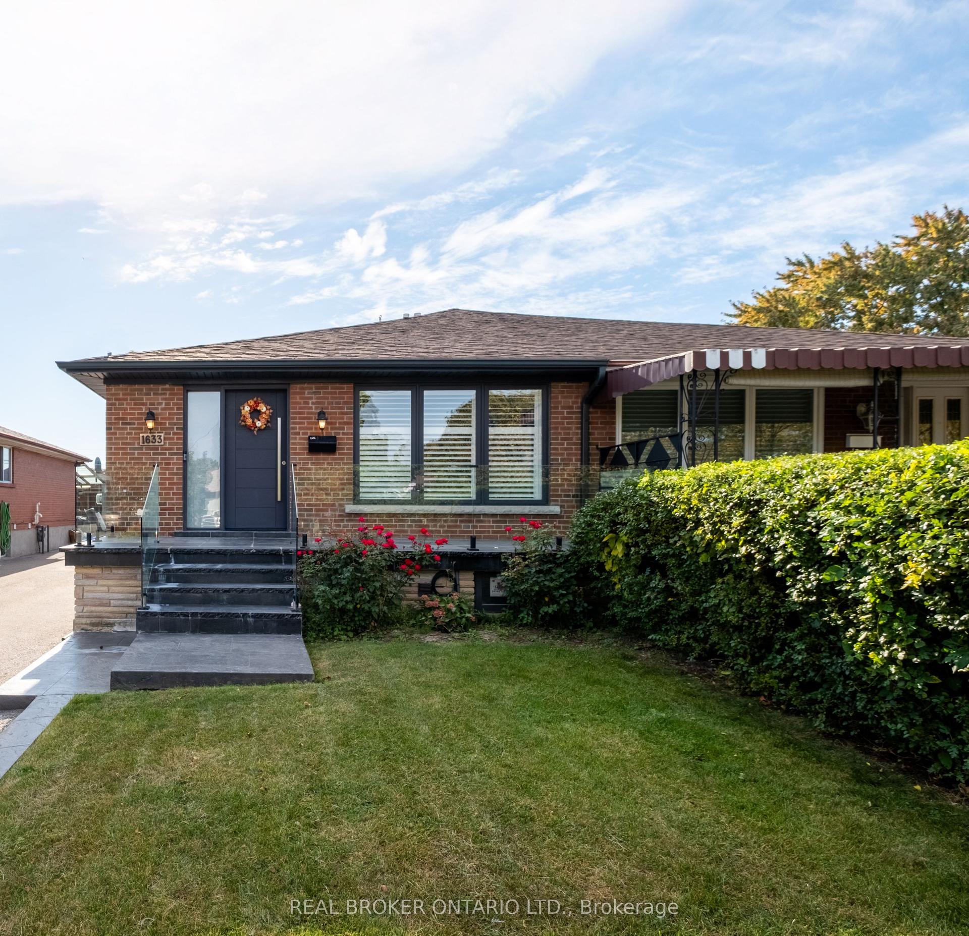 1633 Coram Crescent, Mississauga — Semi-Detached for sale, photo 1