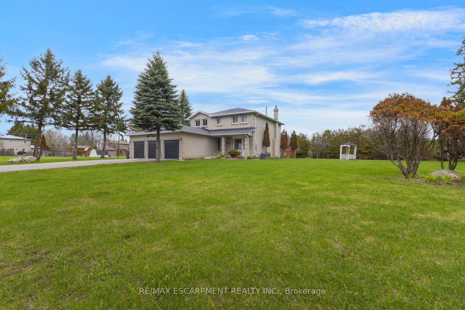 18555 Hurontario Street — photo 1