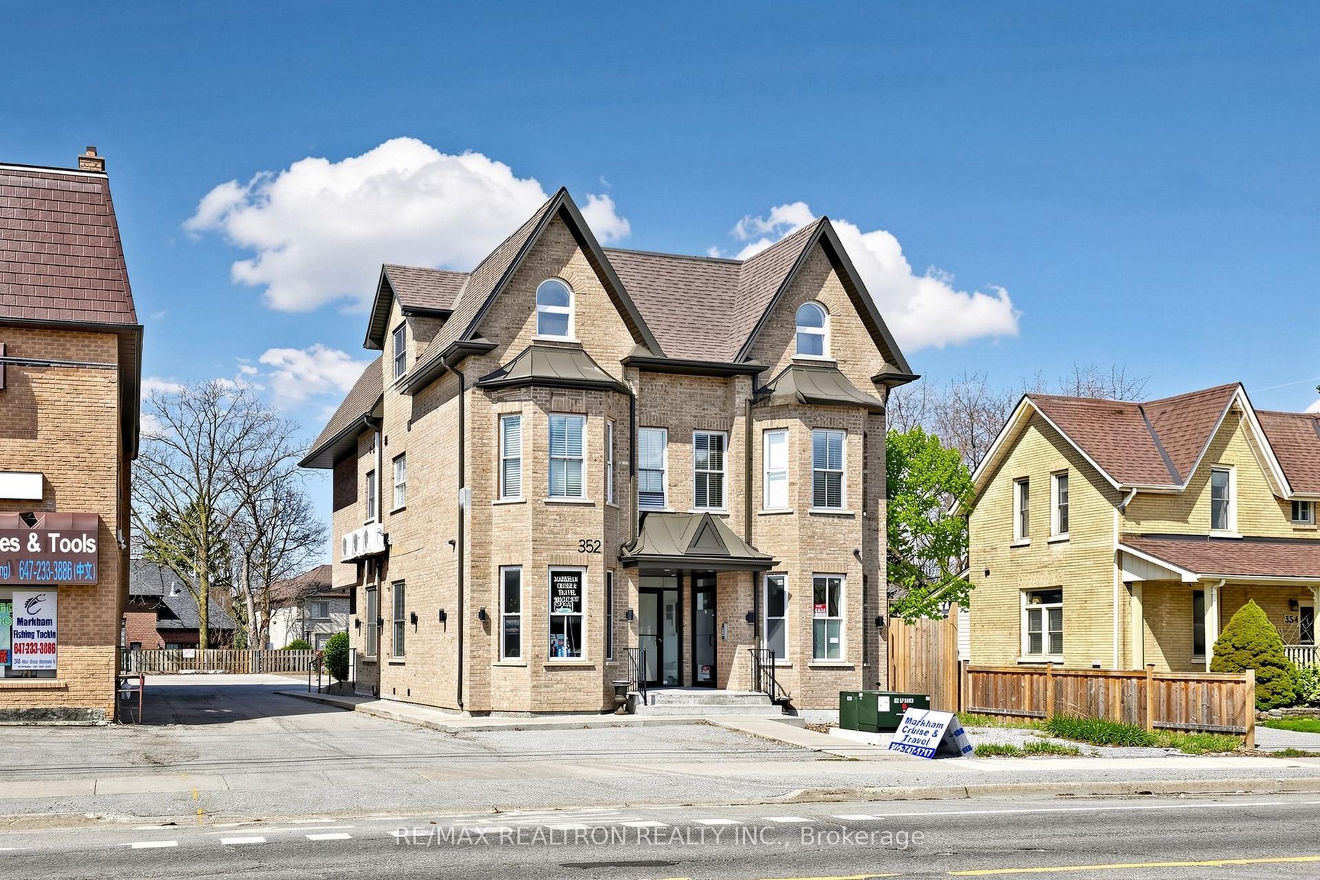 352 Main Street N — photo 1