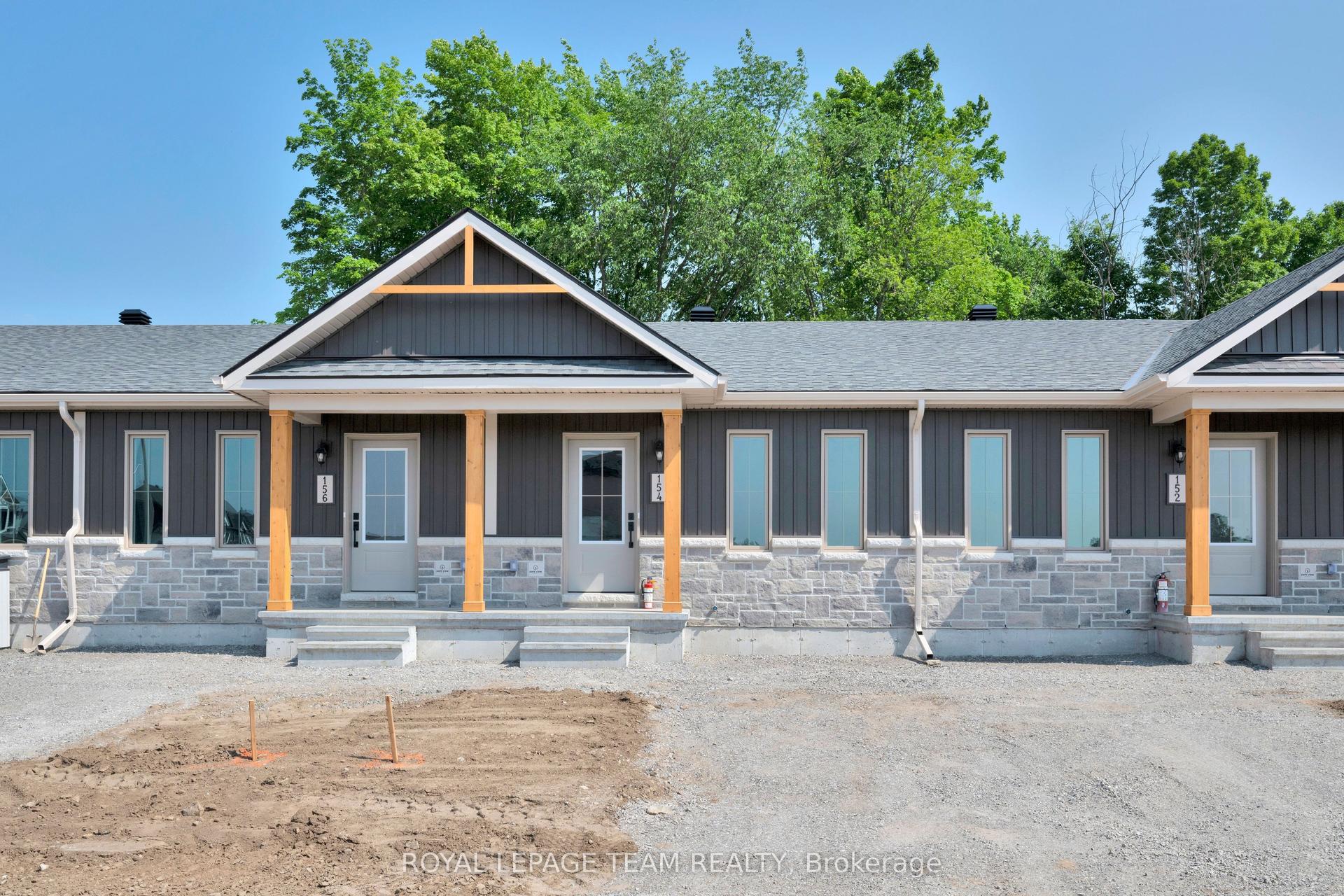 142 Doctor Agnes Craine Drive, Smiths Falls — Townhouse for sale, photo 1
