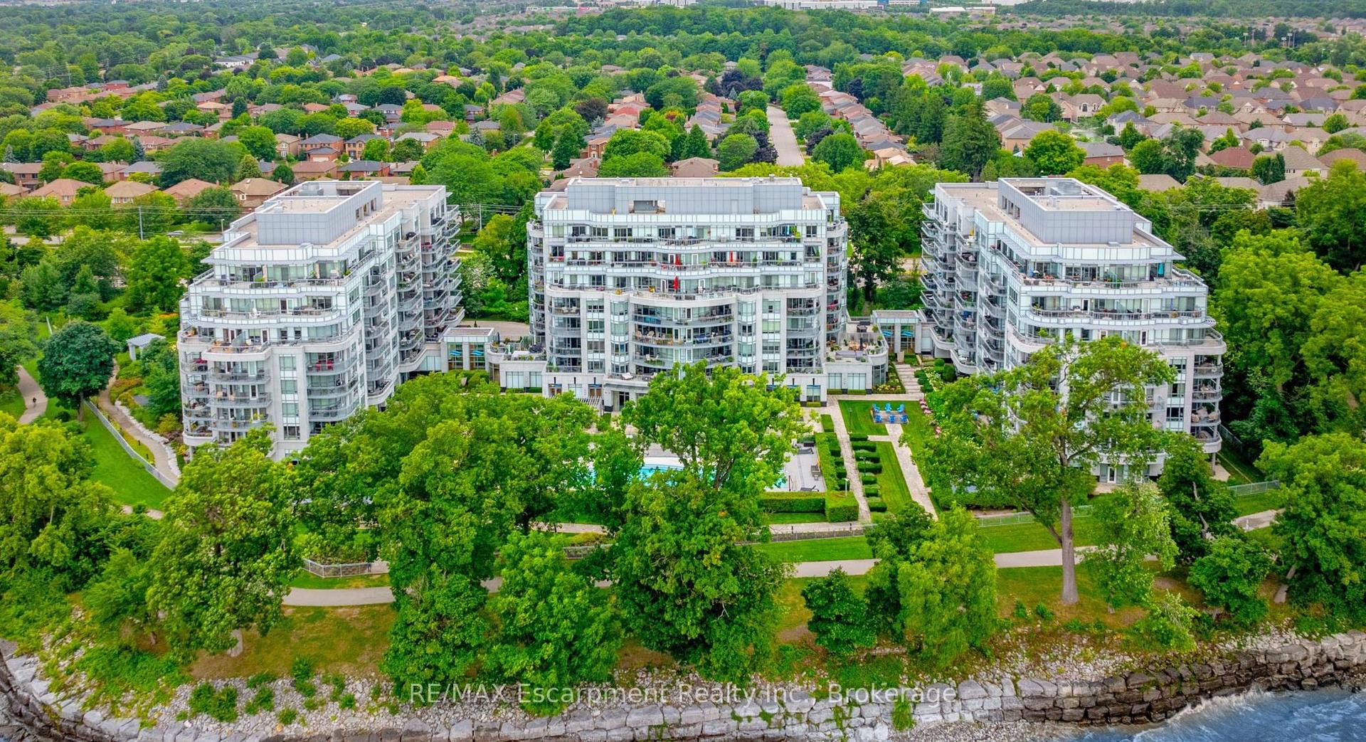 3500 Lakeshore Road W 827 #827 — photo 1