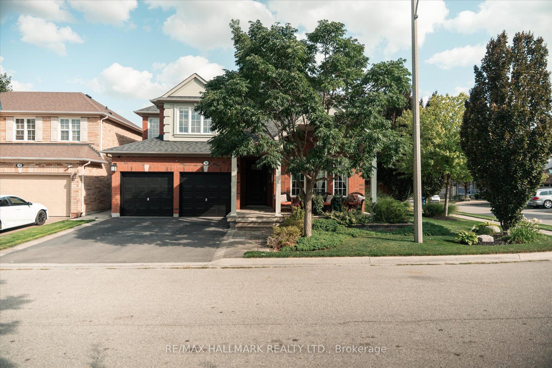 32 Redcastle Street, Brampton — Detached for sale, photo 1